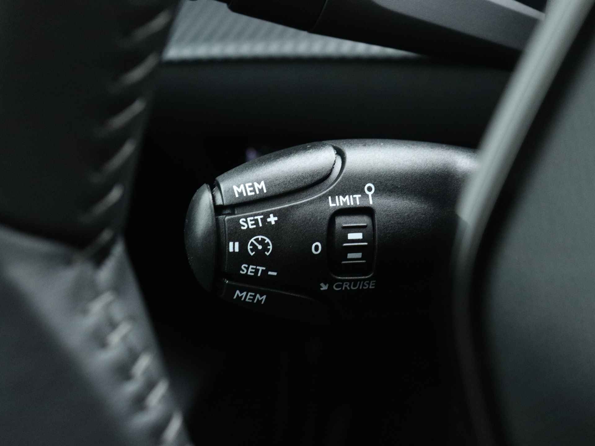 Peugeot e-208 Allure Limited Automaat | Navigatie | Climate | Cruise Control | Parkeersensoren | Lichtmetalen Velgen | - 20/39