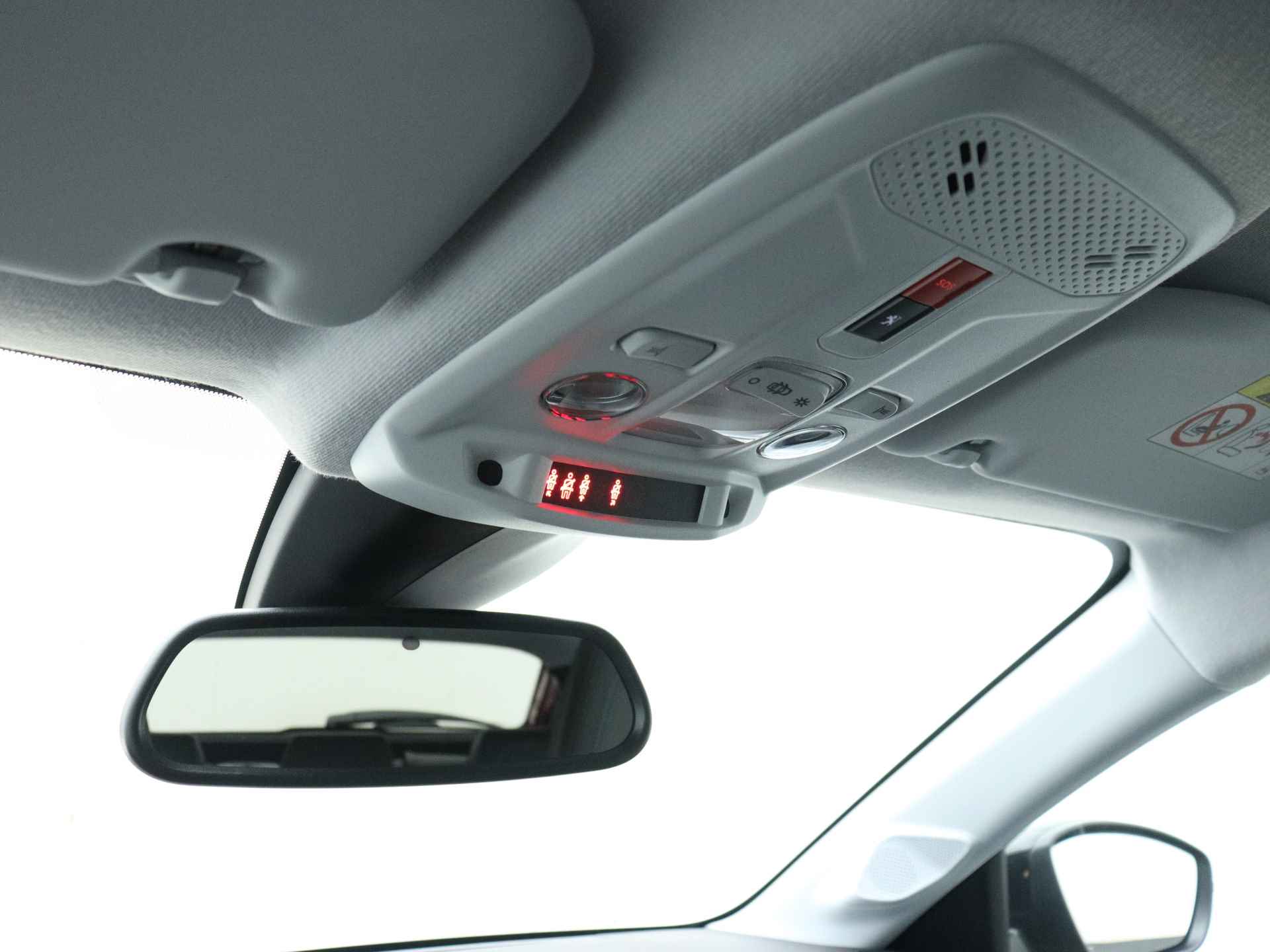 Peugeot e-208 Allure Limited Automaat | Navigatie | Climate | Cruise Control | Parkeersensoren | Lichtmetalen Velgen | - 26/39