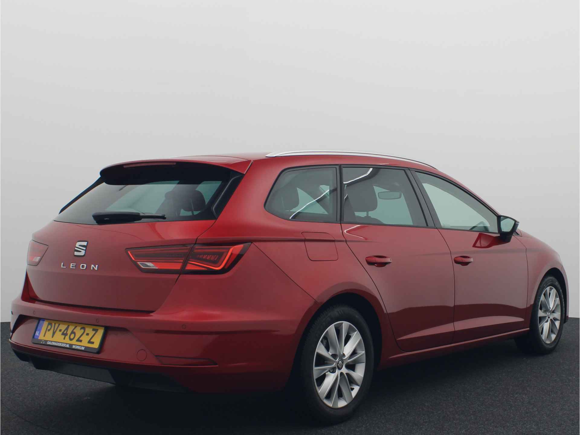 SEAT León ST 1.0 EcoTSI Style Business Intense FULL LED / CARPLAY / GR NAVI / KEYLESS / PDC / CLIMA / BLUETOOTH / CRUISE - 16/49