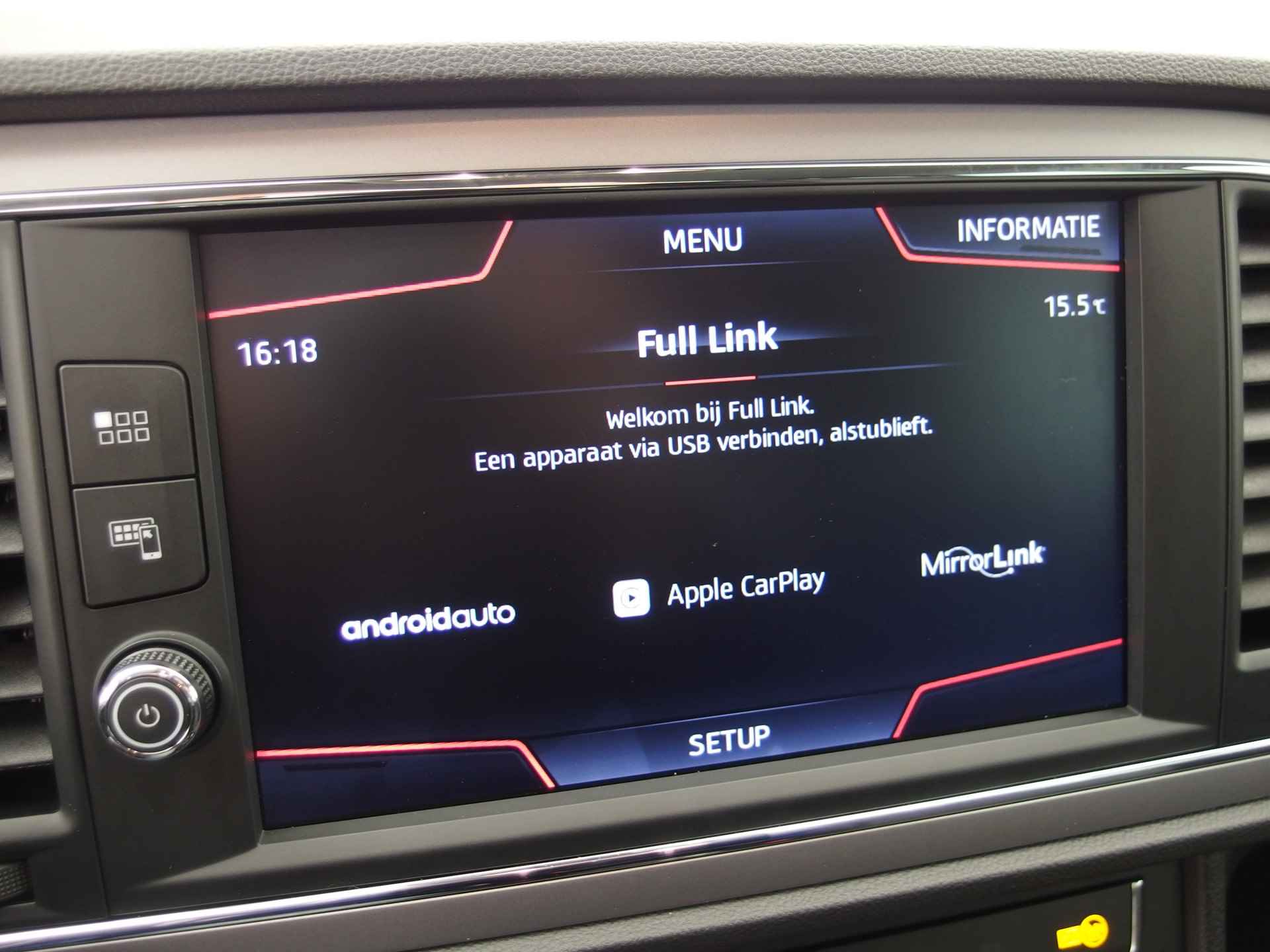 SEAT León ST 1.0 EcoTSI Style Business Intense FULL LED / CARPLAY / GR NAVI / KEYLESS / PDC / CLIMA / BLUETOOTH / CRUISE . - 35/49