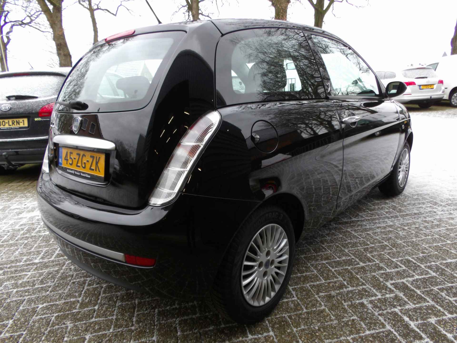 Lancia Ypsilon 1.2 Argento Airco Centraal - 9/22