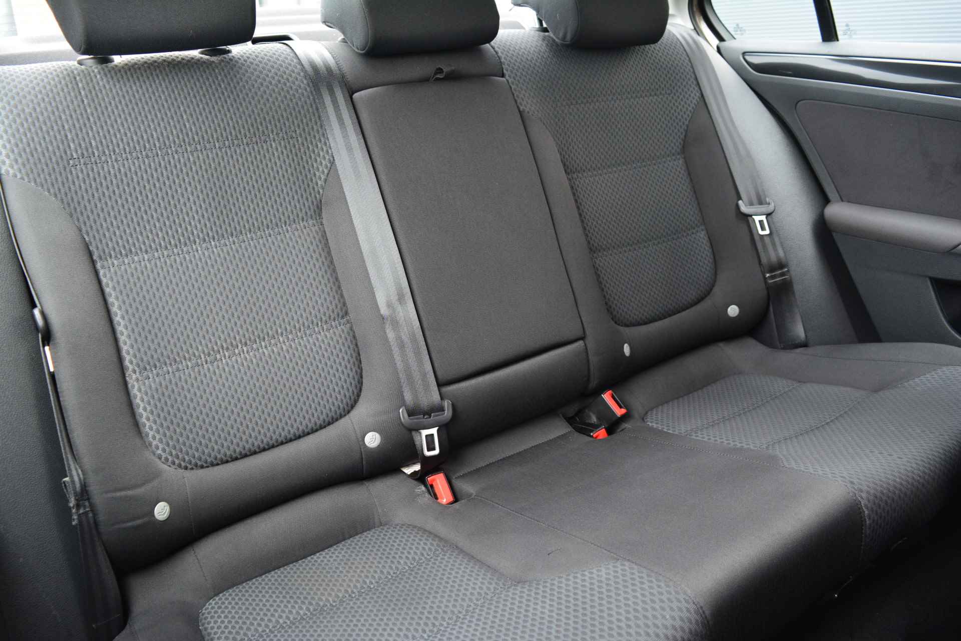 Volkswagen Jetta 1.2 TSI Comfort Executive Line | Navi | 17 Inch | PDC | - 12/24