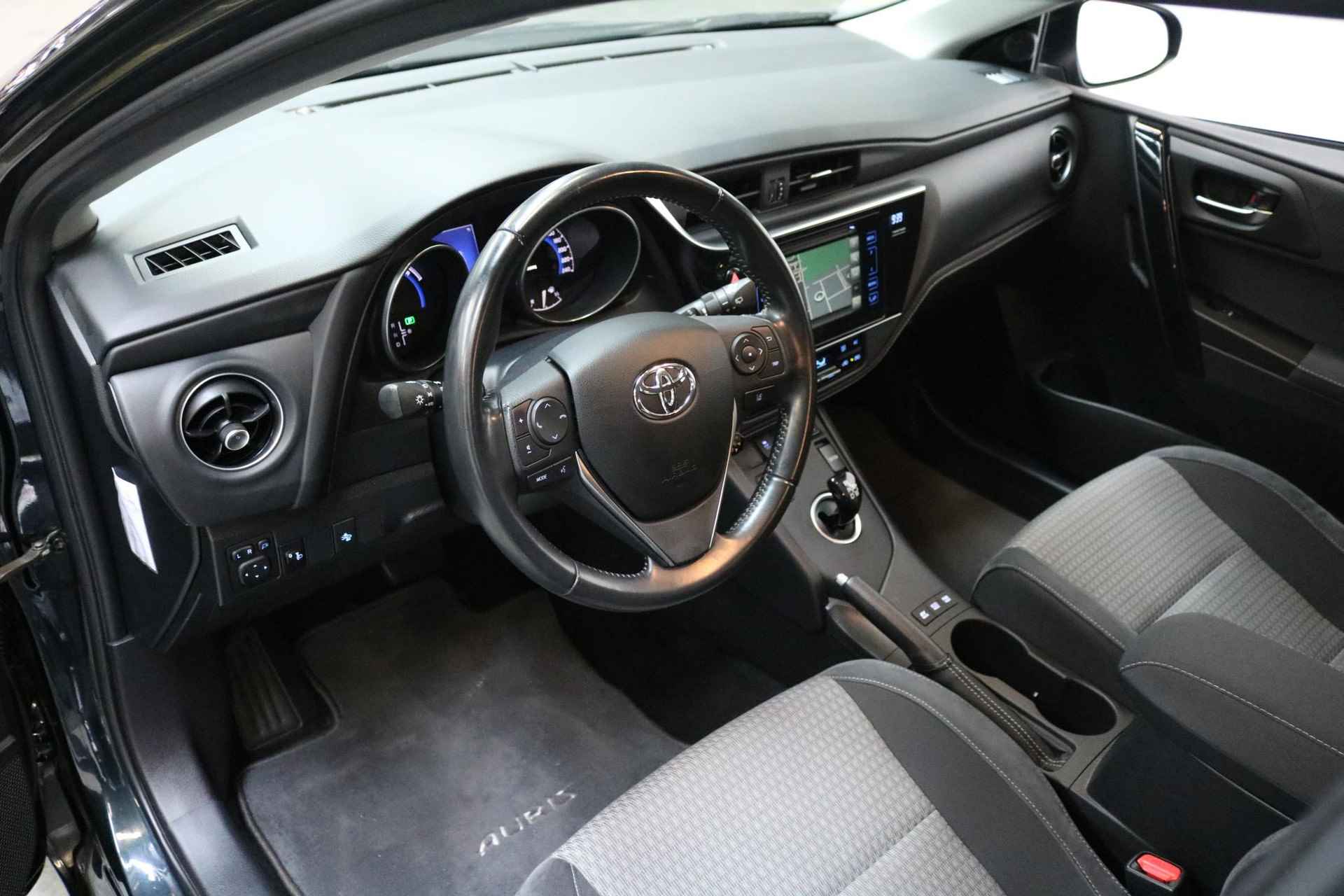 Toyota Auris 1.8 Hybrid Dynamic, Navi, DAB, 17" velgen - 7/35