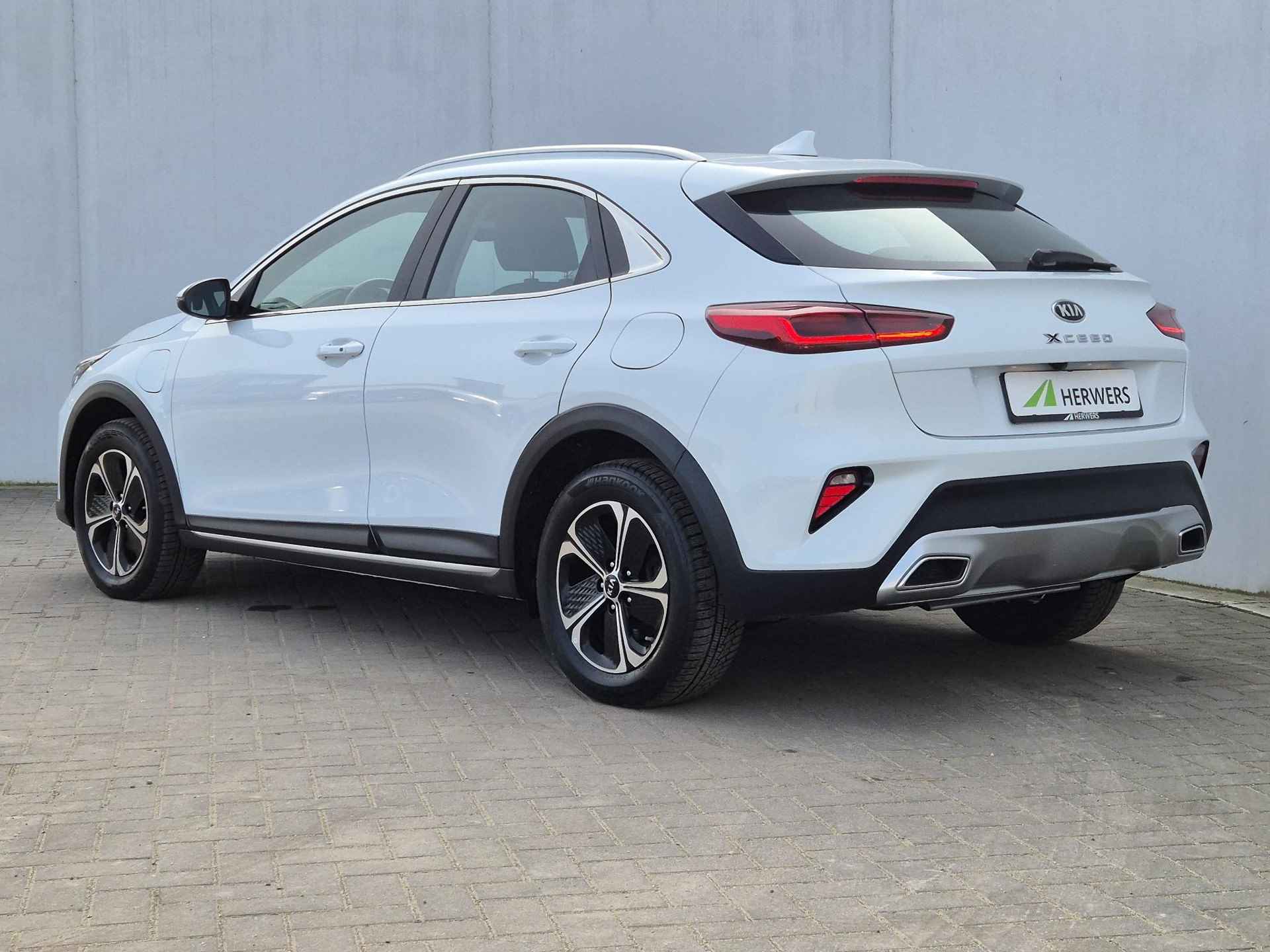 Kia XCeed 1.6 GDi PHEV DynamicLine Automaat / Trekgewicht 1300 Kg / EAER Bereik 48 km / Apple Carplay Android Auto / Stuur- en Stoelverwarming / Dealer onderhouden / - 27/49