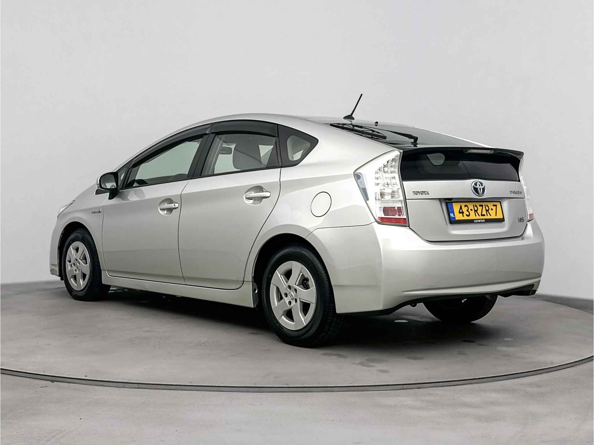 Toyota Prius 1.8 Comfort | Navigatie | Climate Control | Cruise Control | - 16/40