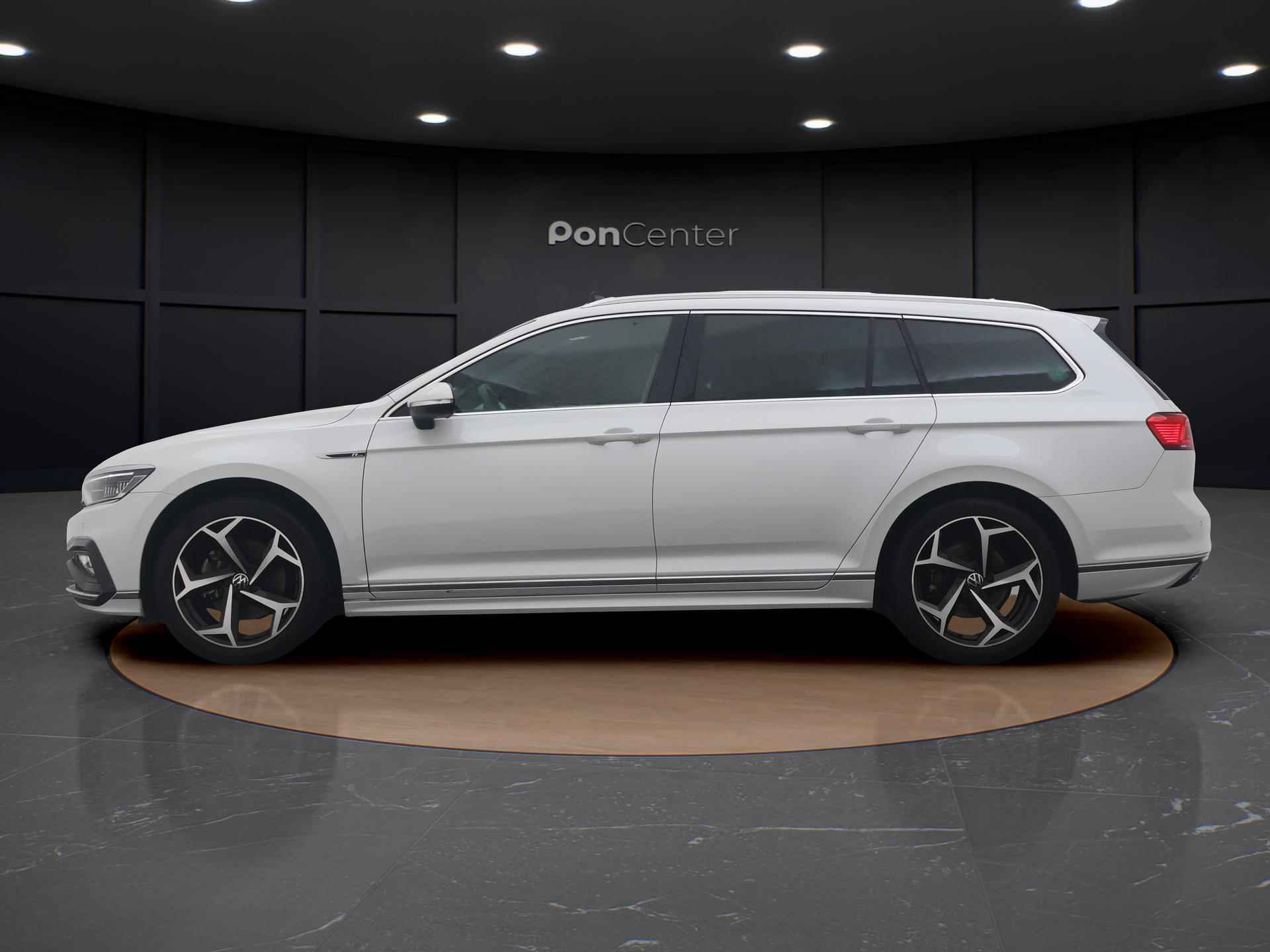 Volkswagen Passat Variant 1.5 TSI R-Line Business + | Trekhaak | Pano dak | Camera | ACC | IQ-Light | Stoelverwarming | - 3/24