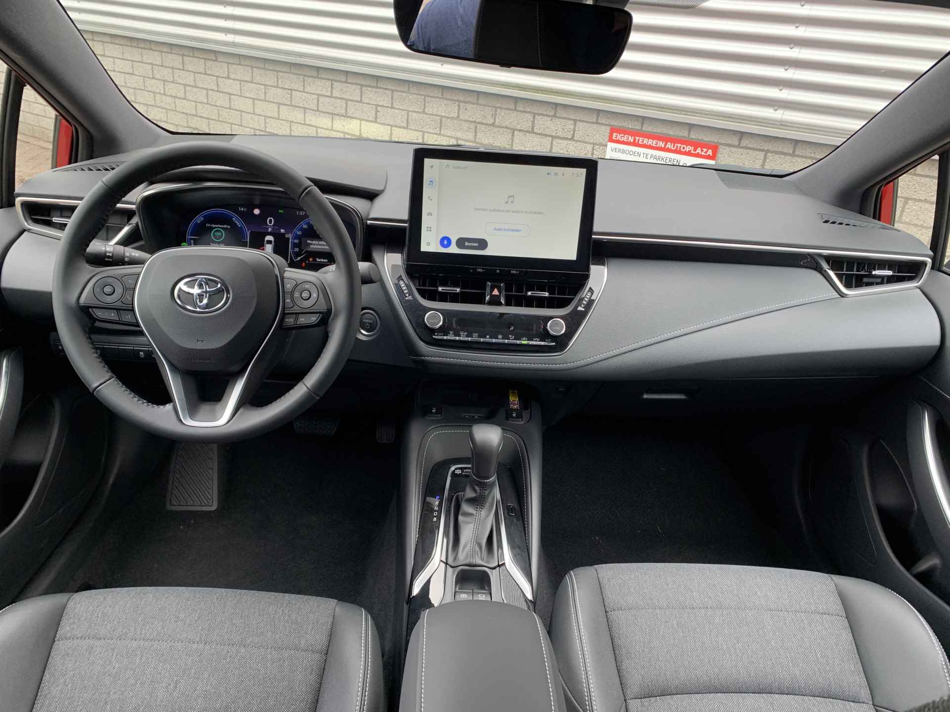 Toyota Corolla Touring Sports 1.8 Hybrid First Edition Voorraad voordeel actie - 13/33