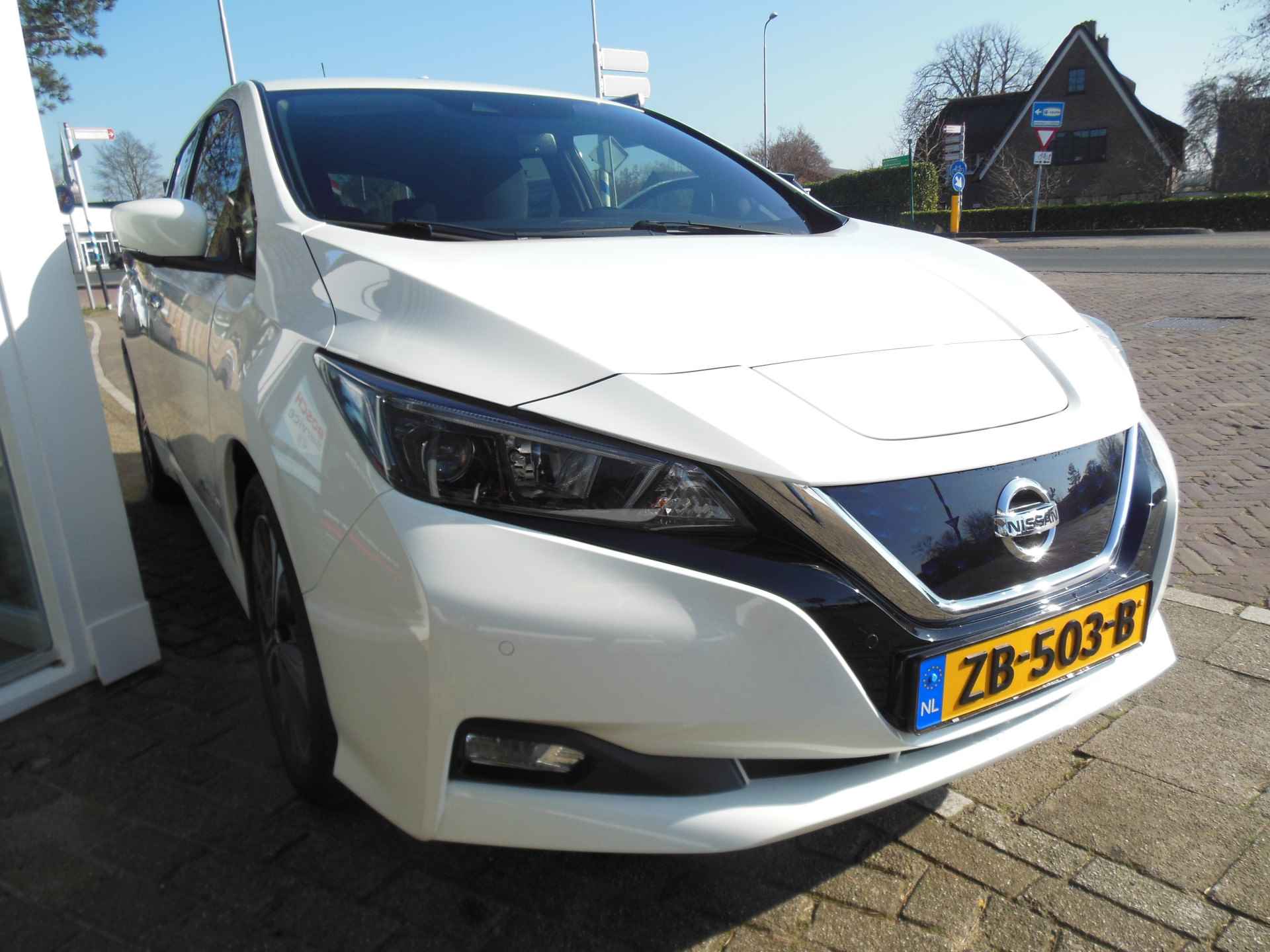 Nissan Leaf N-Connecta 40 kWh incl. btw 12 maanden Bovag garantie carplay android  ex SEPP a 2000€ - 6/24