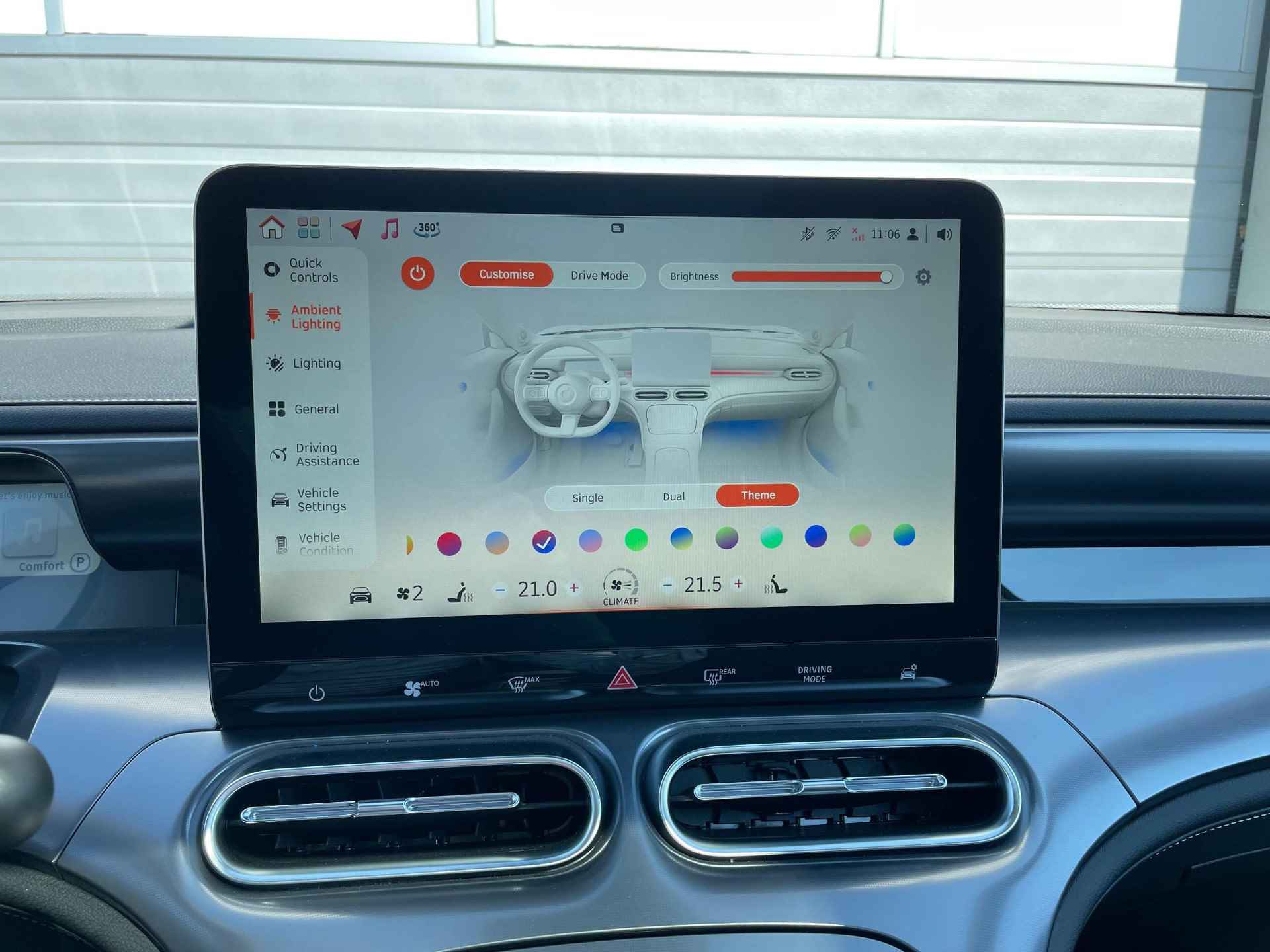 smart #1 Pro+ | Panoramadak | CyberSparks LED Koplampen | Apple CarPlay | Android Auto | 360° Camera | Sfeerverlichting | Stuurverwarming | Stoelverwarming | Elektrisch Verstelbare Voorstoelen | 7,4 KW Laden - 16/18