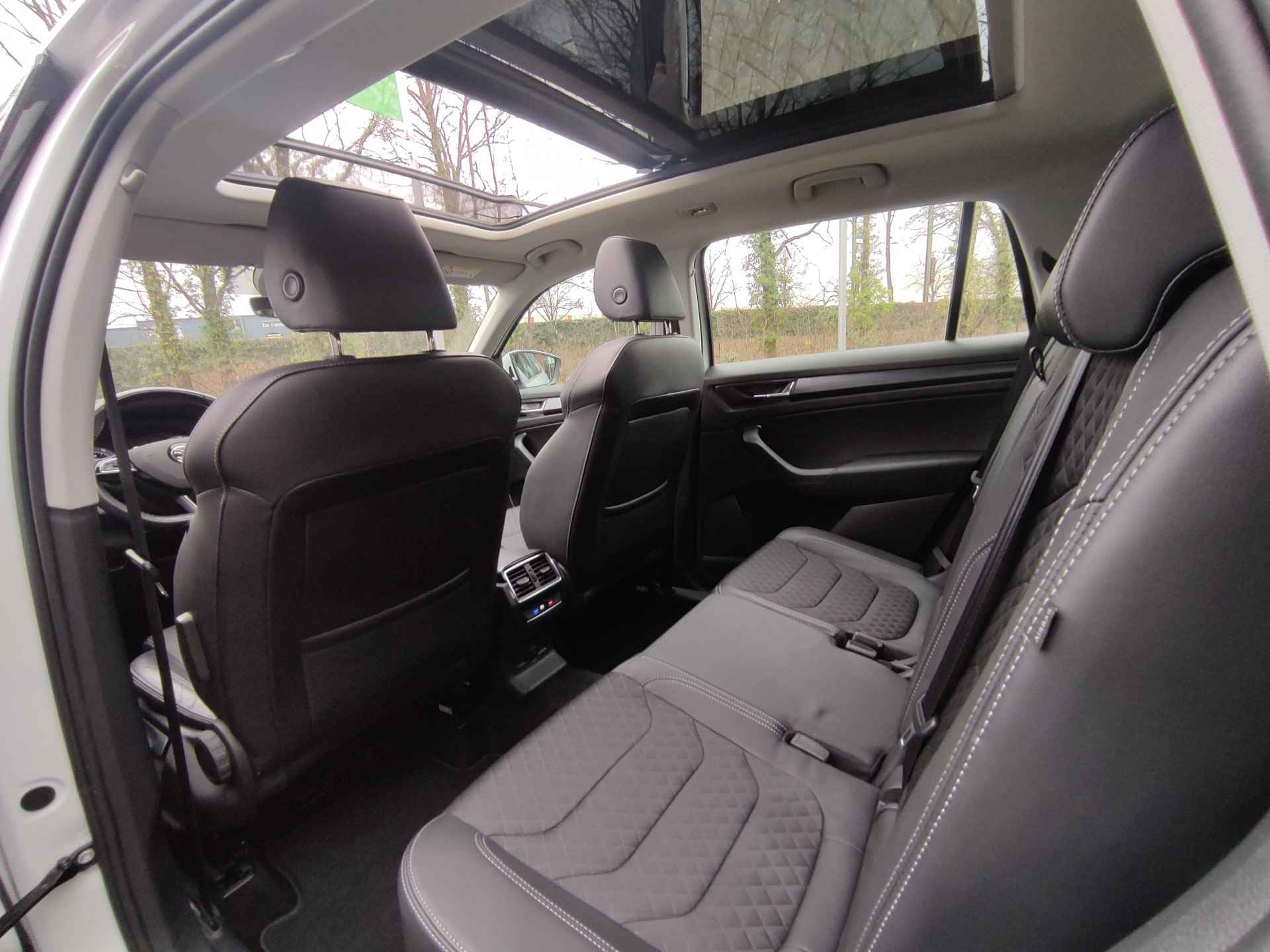 Škoda Kodiaq 1.5 TSI DSG Business Edition Panoramadak - Adaptieve cruise control - Elektrische achterklep  - Keyless entry - 27/35