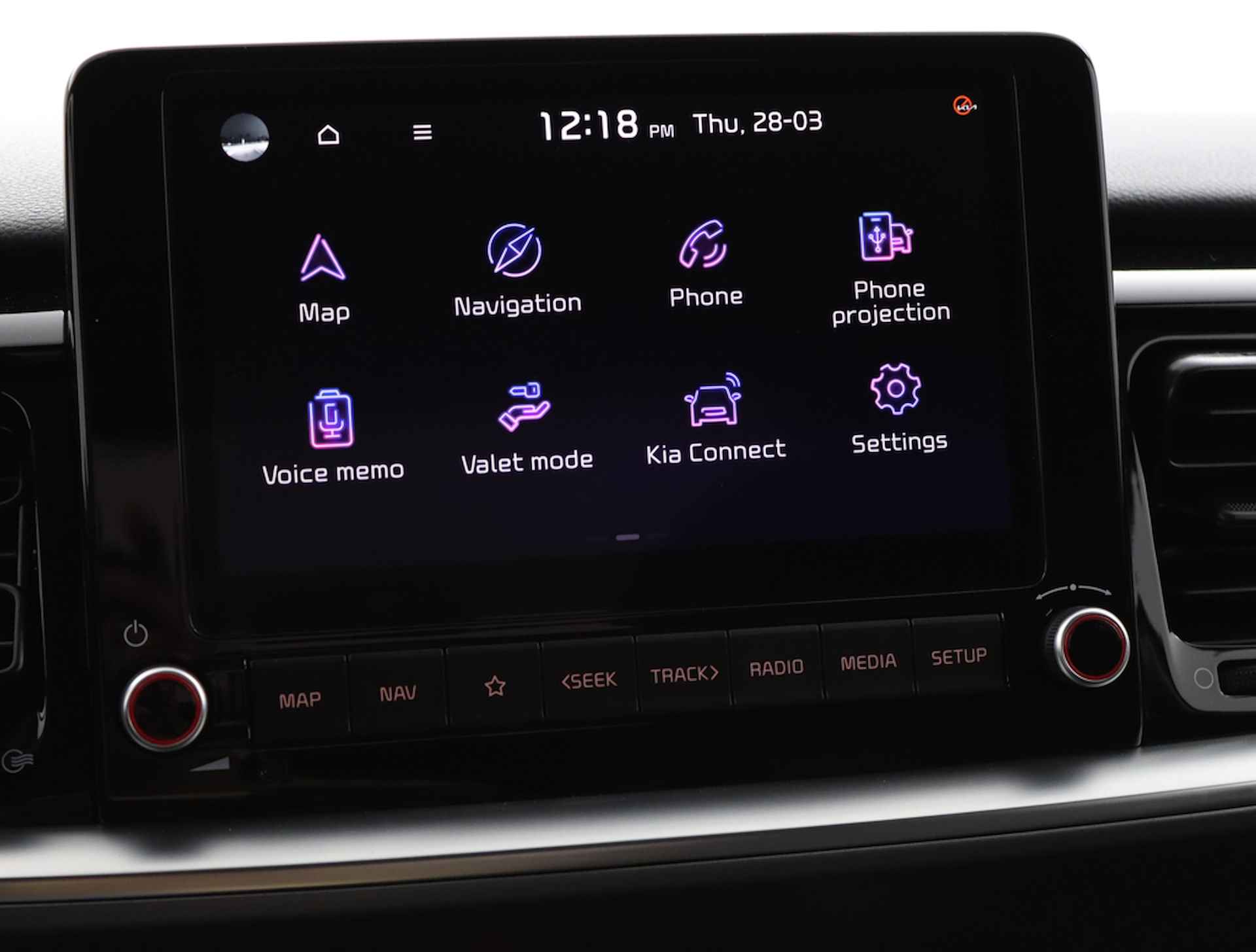 Kia Stonic 1.0 T-GDi MHEV DynamicPlusLine Automaat * Direct leverbaar * - Navigatie - Apple CarPlay en Android Auto - Stoelverwarming vóór - LED-koplampen - Fabrieksgarantie tot 02-2031 - 26/68