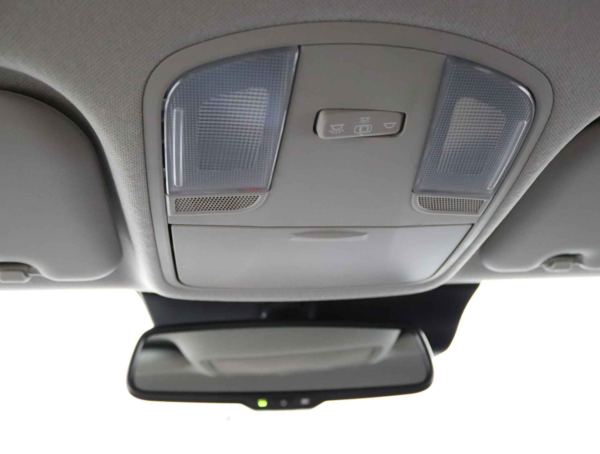 Kia Stonic 1.0 T-GDi MHEV DynamicPlusLine Automaat * Direct leverbaar * - Navigatie - Apple CarPlay en Android Auto - Stoelverwarming vóór - LED-koplampen - Fabrieksgarantie tot 02-2031 - 41/68
