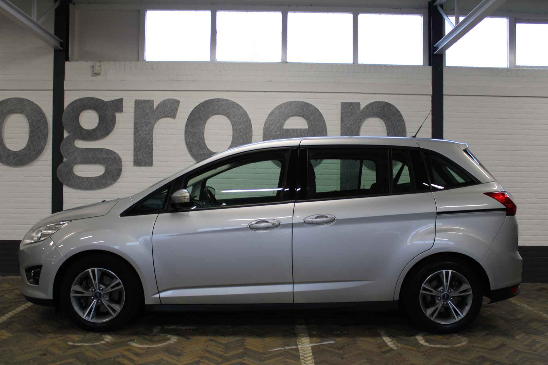 Ford Grand C-Max 1.0 Edition | Nieuwe APK ! | | Trekhaak | Navigatie | Cruise control | Airco | Bluetooth | Radio CD | Isofix | Spraakbediening | Parkeersensoren | 16" velgen | - 4/31