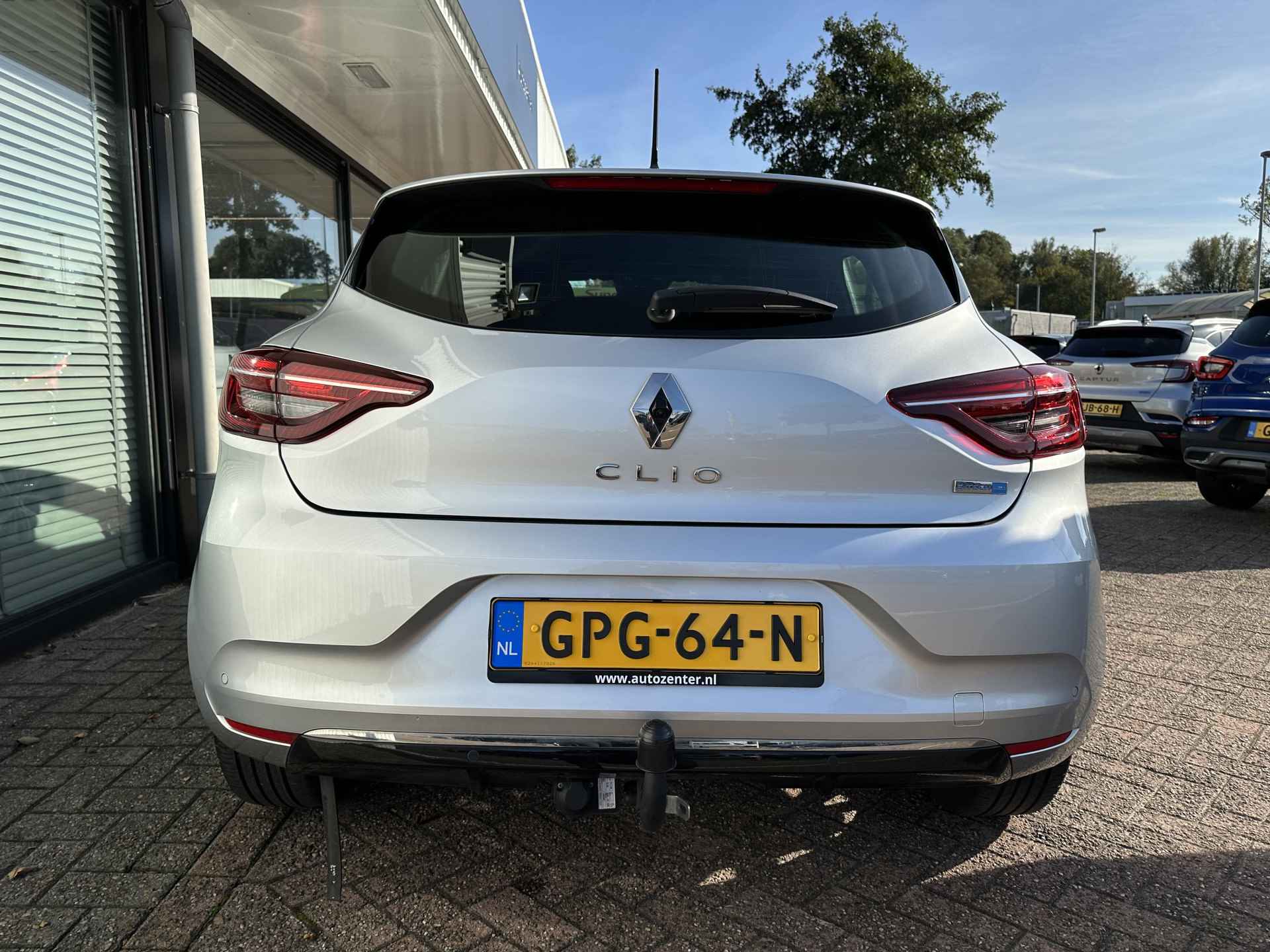 Renault Clio 1.6 E-Tech Hybrid 140 Intens | trekhaak | 360 camera | groot navischerm | tijdelijk gratis Top Afleverpakket twv Eur 695 - 12/50