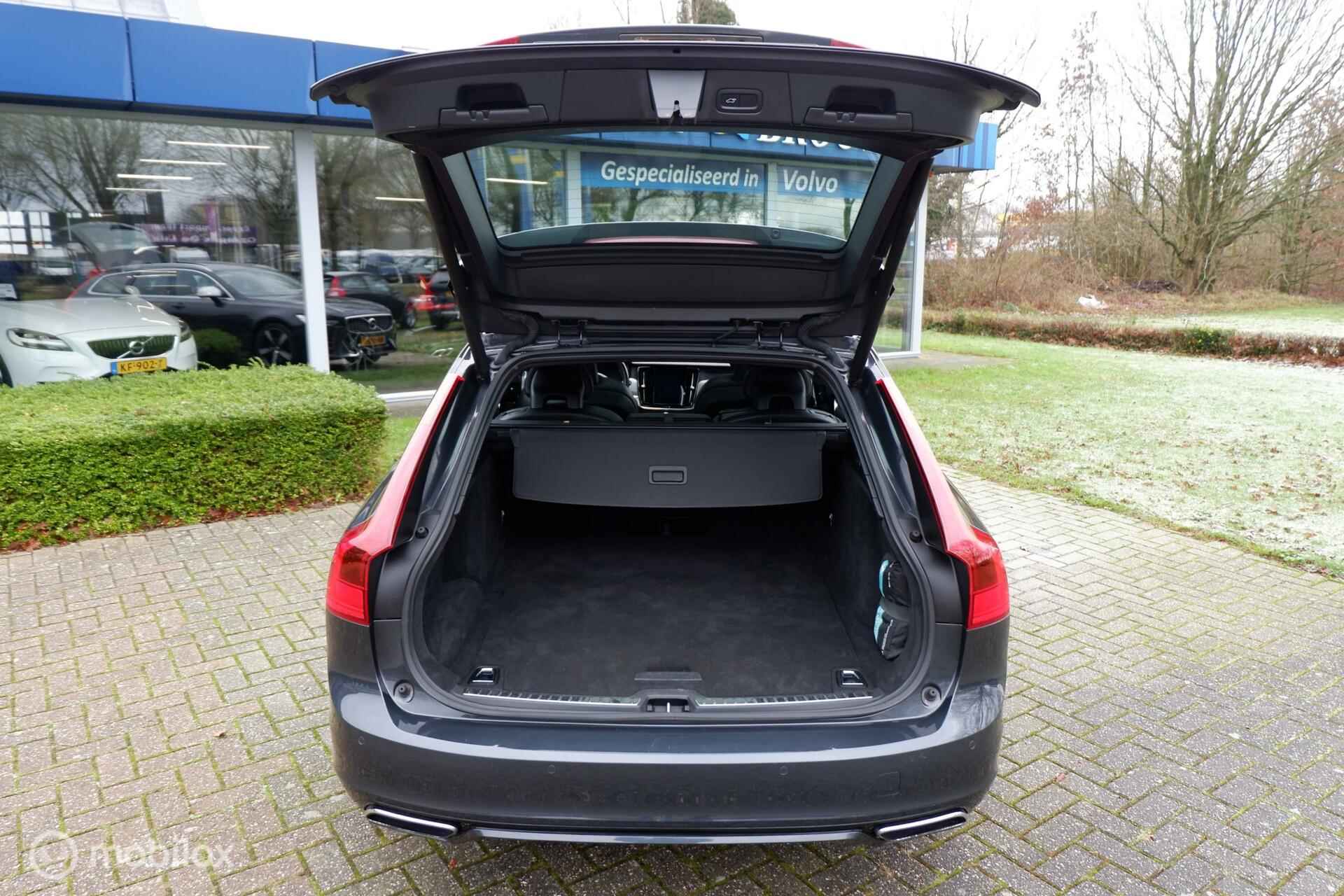 Volvo V90 T5 255PK GEARTRONIC-8 R-DESIGN LUXERY | PANODAK | HEADUP | CAMERA | BLIS | ACC - 27/46