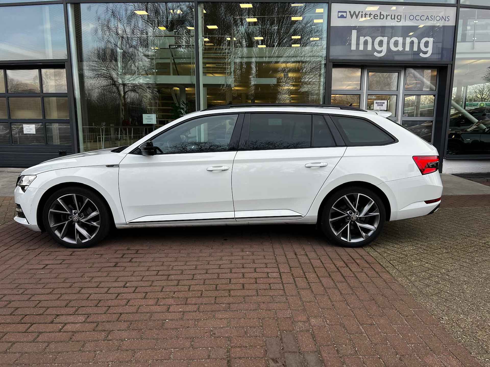 Škoda Superb Combi 1.4 TSI iV Sportline Business / Panorama dak / Virtual Cockpit / Memory seat /19 Inch / 218PK - 17/30