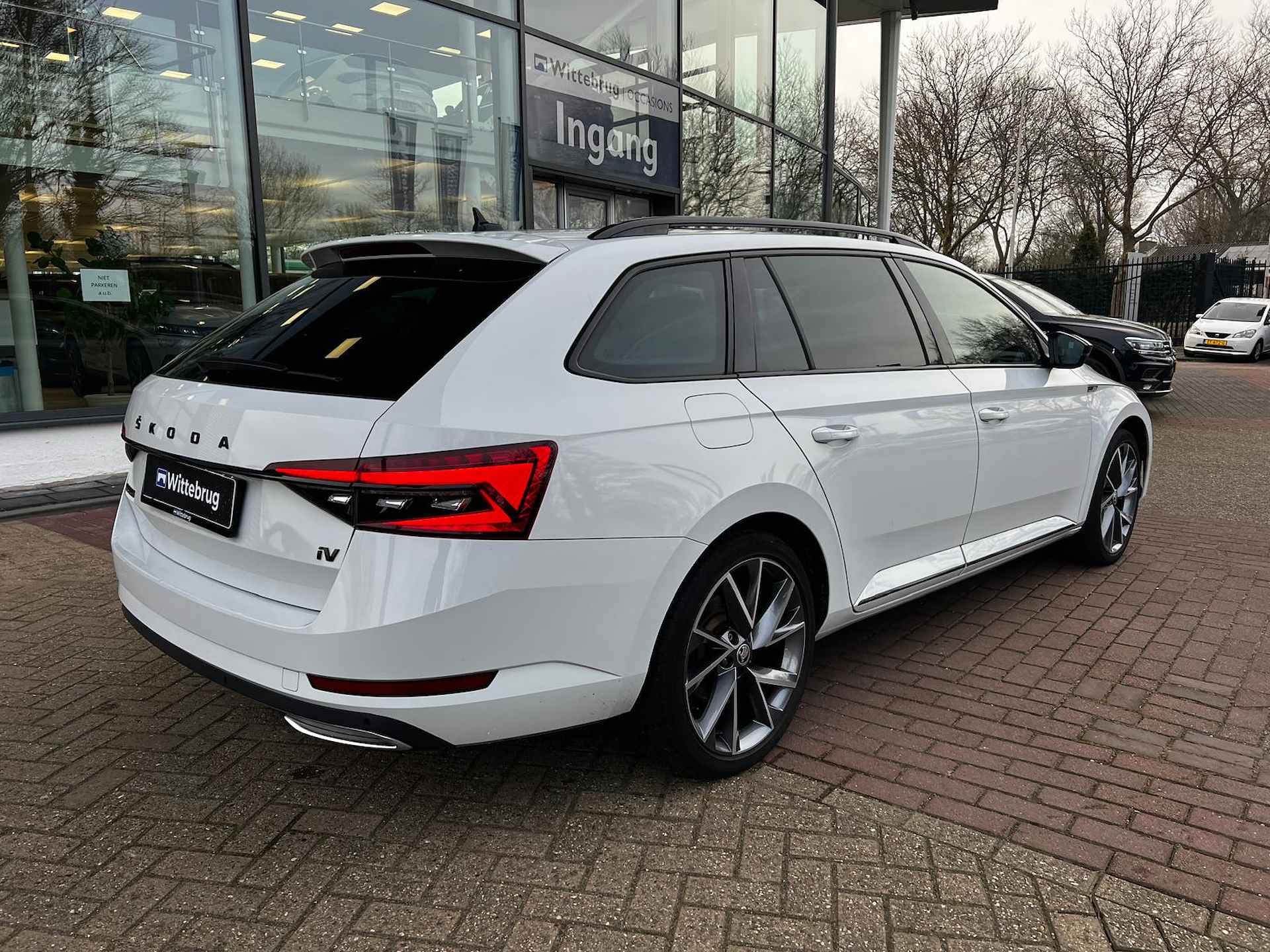 Škoda Superb Combi 1.4 TSI iV Sportline Business / Panorama dak / Virtual Cockpit / Memory seat /19 Inch / 218PK - 18/30