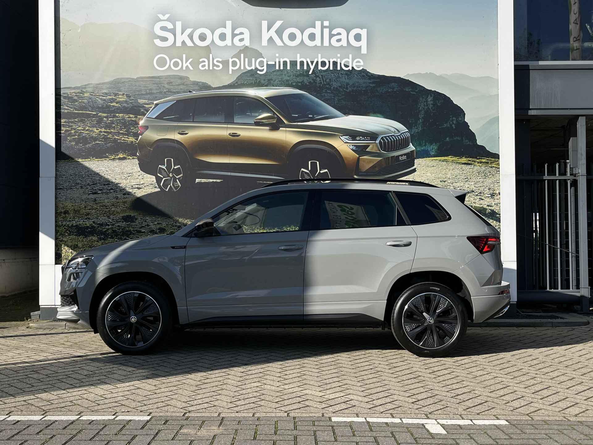 Škoda Karoq 1.5 TSI Sportline Business | Travel assist pakket | Trekhaak wegklapbaar | Navigatiepakket | - 3/31