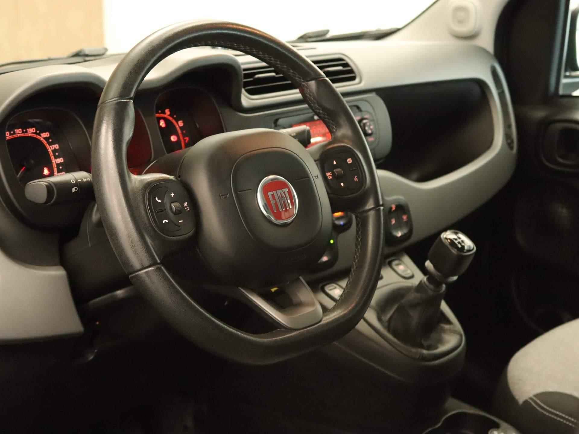 Fiat Panda 0.9 TwinAir Pop - GOED ONDERHOUDEN! - LAGE KILOMETERSTAND - VOOR- EN ACHTERRUIT VERWARMING - AUTOMATISCHE AIRCO - STOELVERWARMING - LICHTMETALEN WIELEN - 3/27