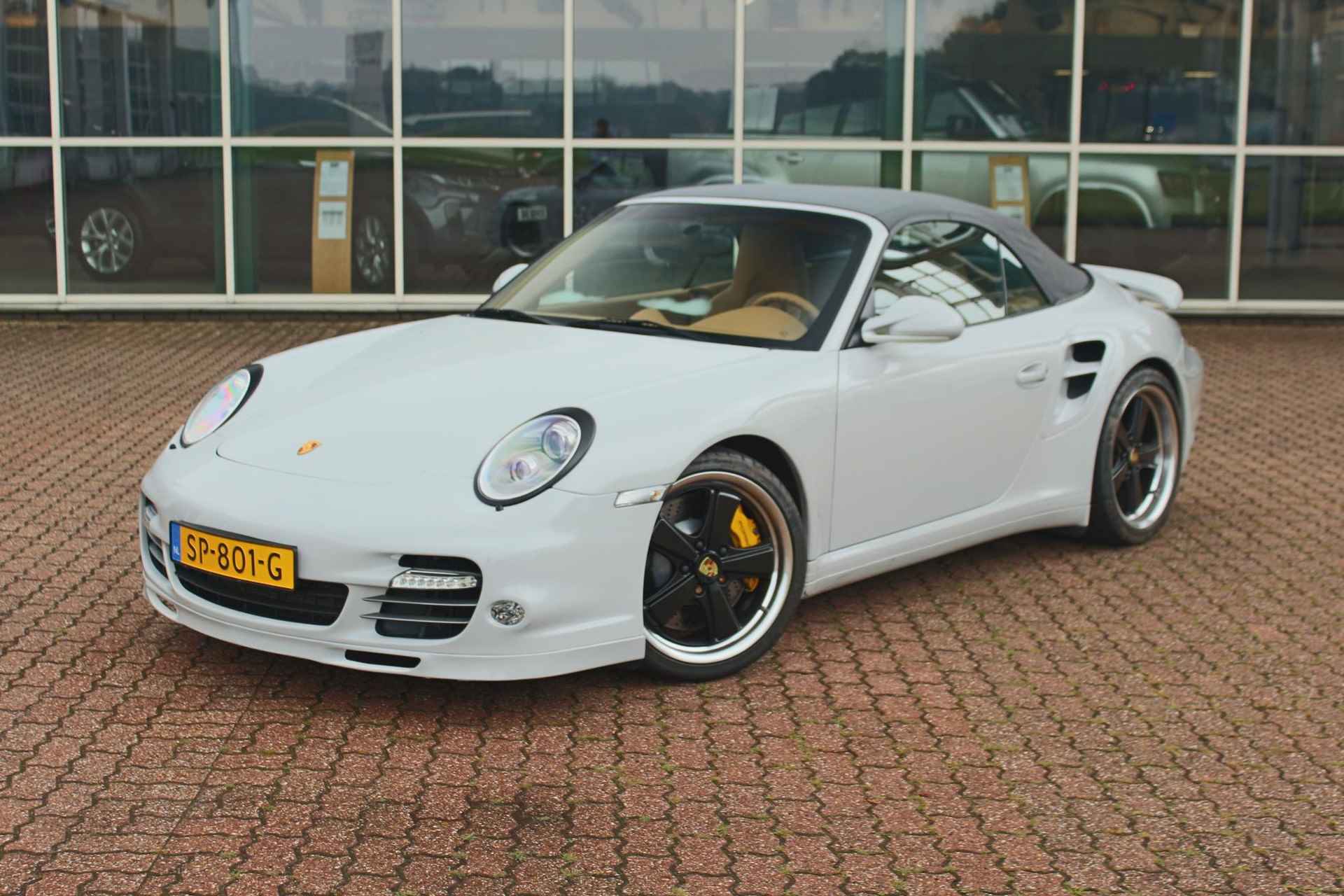 Porsche 911 Cabrio 3.8 Turbo S - 3/36