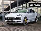 Porsche Cayenne Coupé 4.0 Turbo S E-Hybrid 680 PK | Carbon Design Pakkket | Keyless | Head Up Display | 18-Weg Memory | Keramisch | Sportuitlaatsysteem | PASM | Lichtgewicht Sportpakket Carbon | PDSL+ | Softclose | Burmester 3D | Sportchrono | PTS Suzukagreymetallic | GT Pakket |