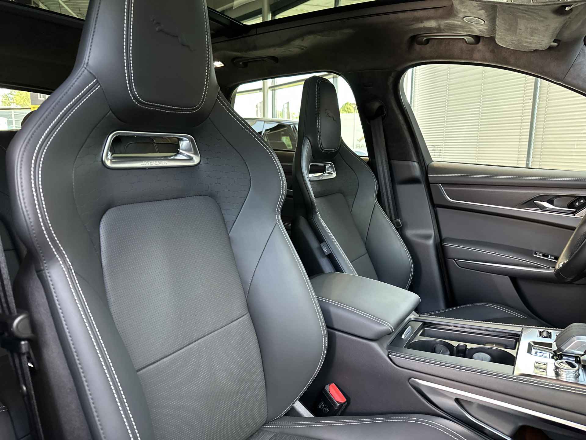 Jaguar F-Pace P400e R-Dynamic HSE | Performance stoelen | 21" - 3/34