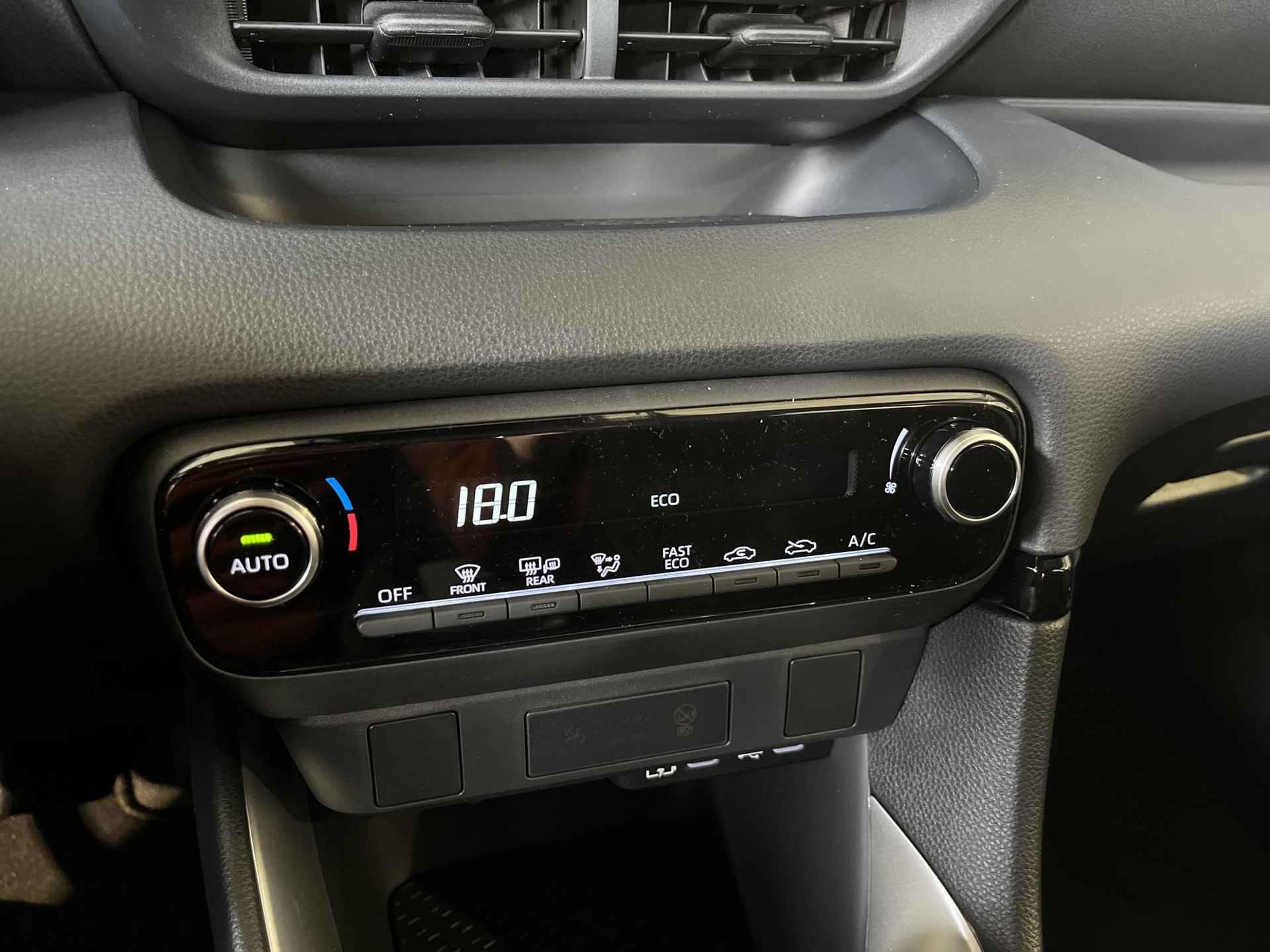 Toyota Yaris Hybrid 115 Active | Direct leverbaar | Apple/Android | Camera | Cruise Control | - 21/27