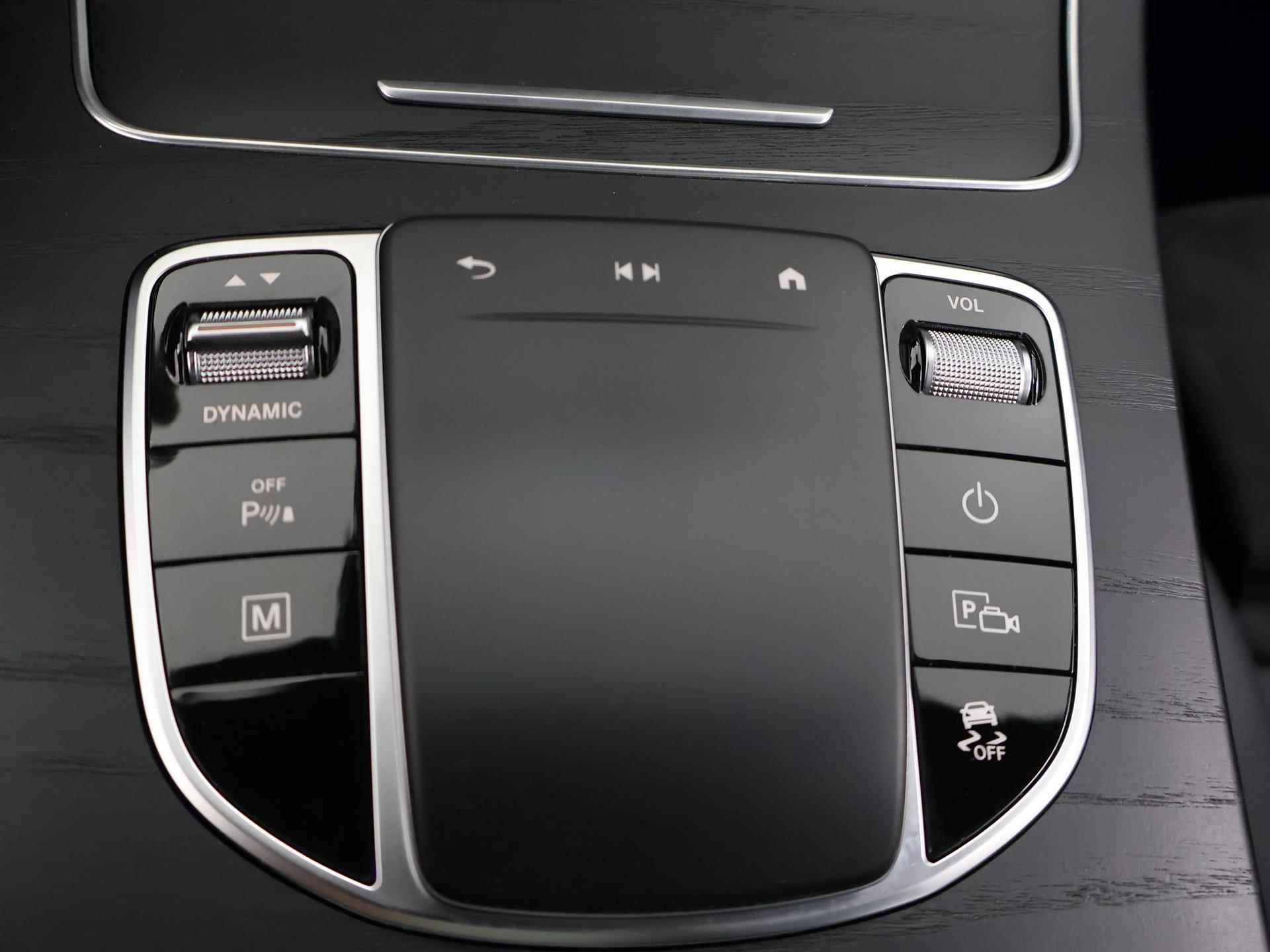 Mercedes-Benz GLC-klasse 300e 4MATIC Premium AMG | Panoramadak | Trekhaak | Dodehoekassistent | Achteruitrijcamera | Elekt. Achterklep | Sfeerverlichting | Led-koplampen | - 31/53