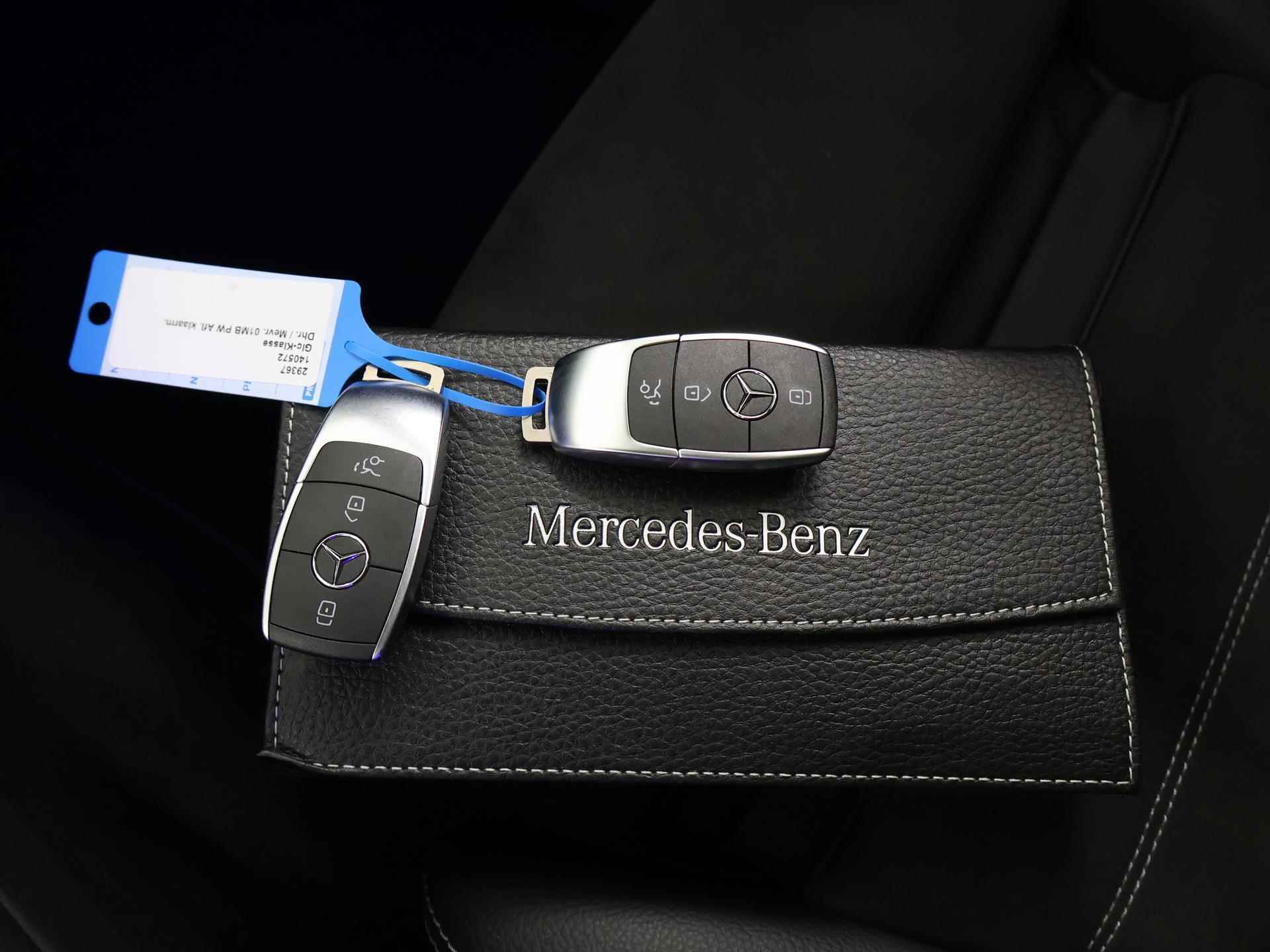 Mercedes-Benz GLC-klasse 300e 4MATIC Premium AMG | Panoramadak | Trekhaak | Dodehoekassistent | Achteruitrijcamera | Elekt. Achterklep | Sfeerverlichting | Led-koplampen | - 34/53