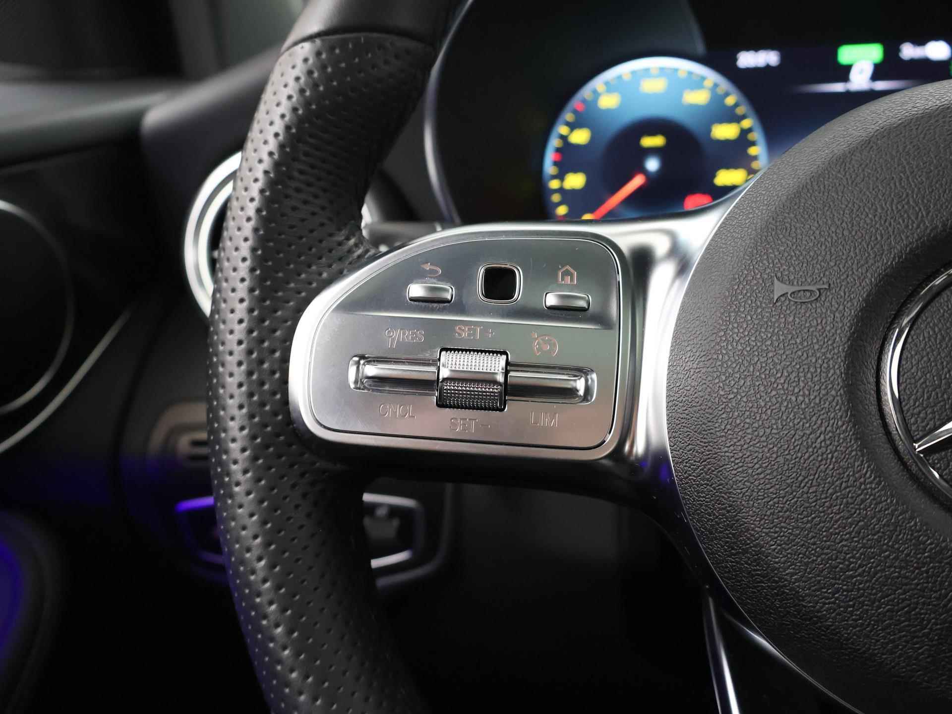 Mercedes-Benz GLC-klasse 300e 4MATIC Premium AMG | Panoramadak | Trekhaak | Dodehoekassistent | Achteruitrijcamera | Elekt. Achterklep | Sfeerverlichting | Led-koplampen | - 37/53