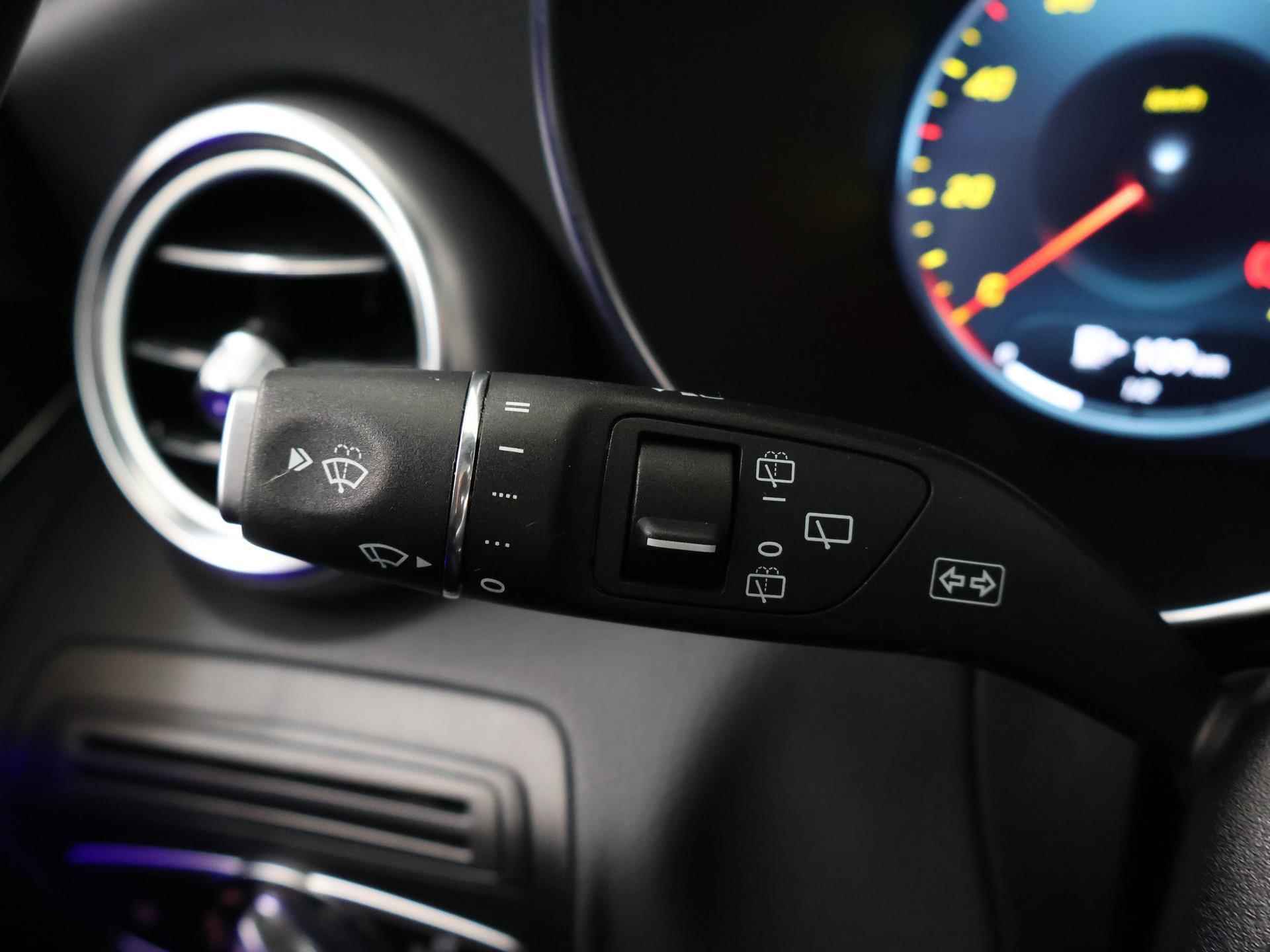 Mercedes-Benz GLC-klasse 300e 4MATIC Premium AMG | Panoramadak | Trekhaak | Dodehoekassistent | Achteruitrijcamera | Elekt. Achterklep | Sfeerverlichting | Led-koplampen | - 38/53