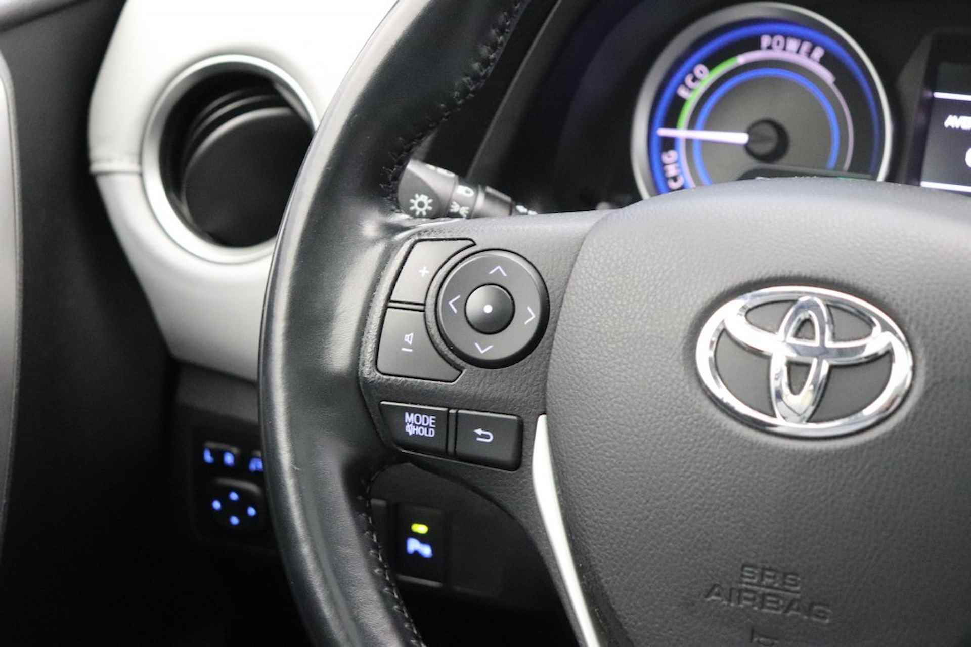 TOYOTA Auris 1.8 Hybrid Pro -  Navi, Clima - 19/28