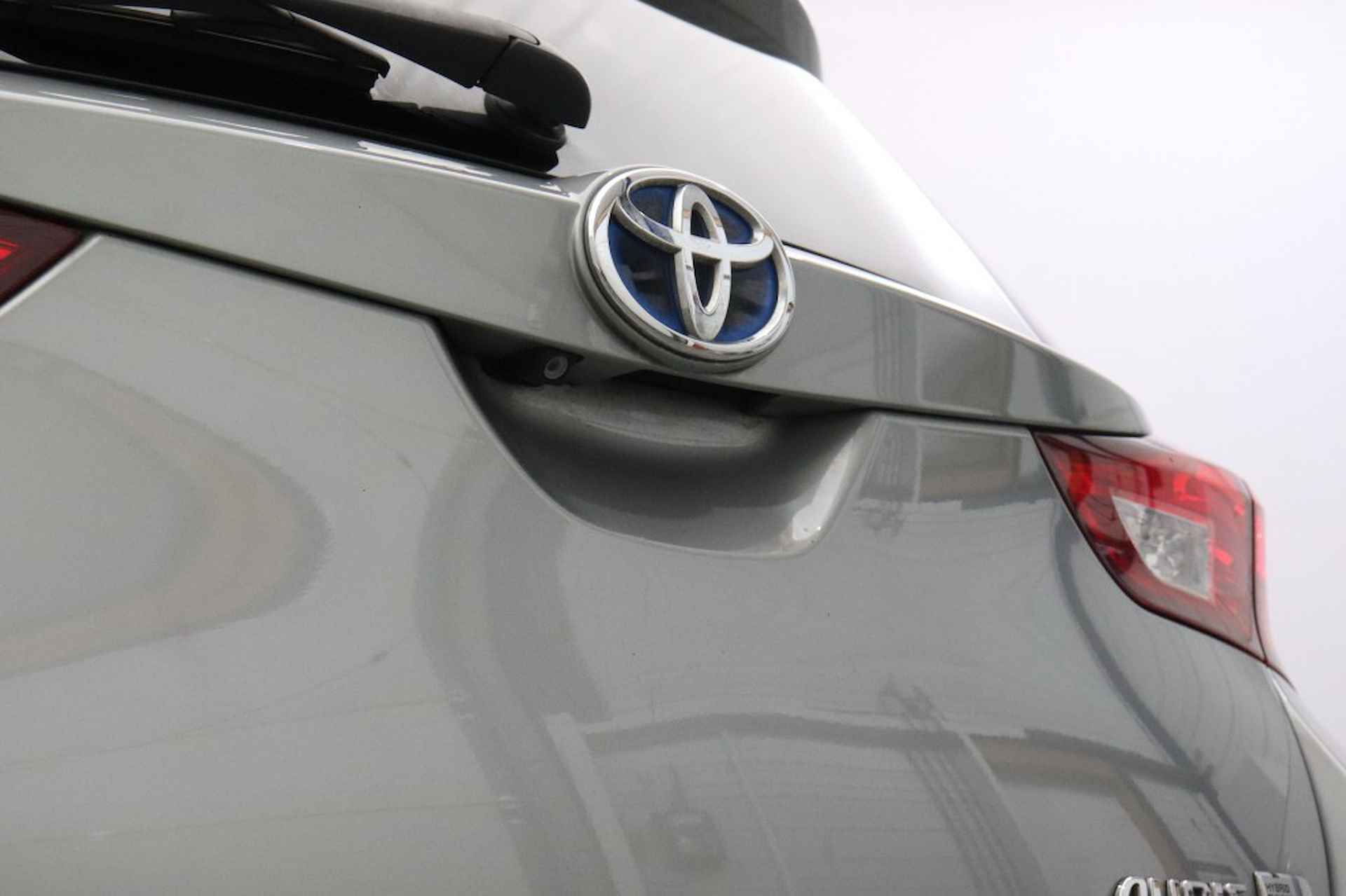 TOYOTA Auris 1.8 Hybrid Pro -  Navi, Clima - 24/28