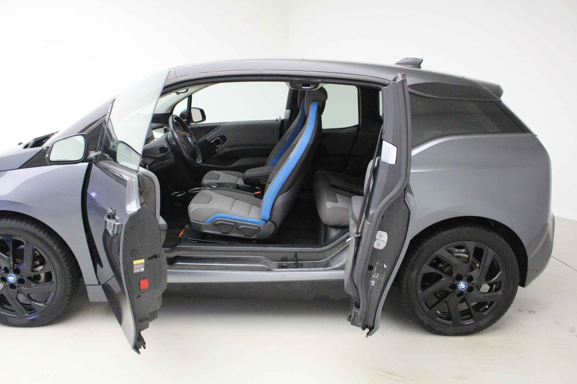 BMW i3 Grey Edition 94Ah 33 kWh | 2 jaar BMW Garantie | Panorama | Driving Assistant Plus | Harman Kardon - 4/24
