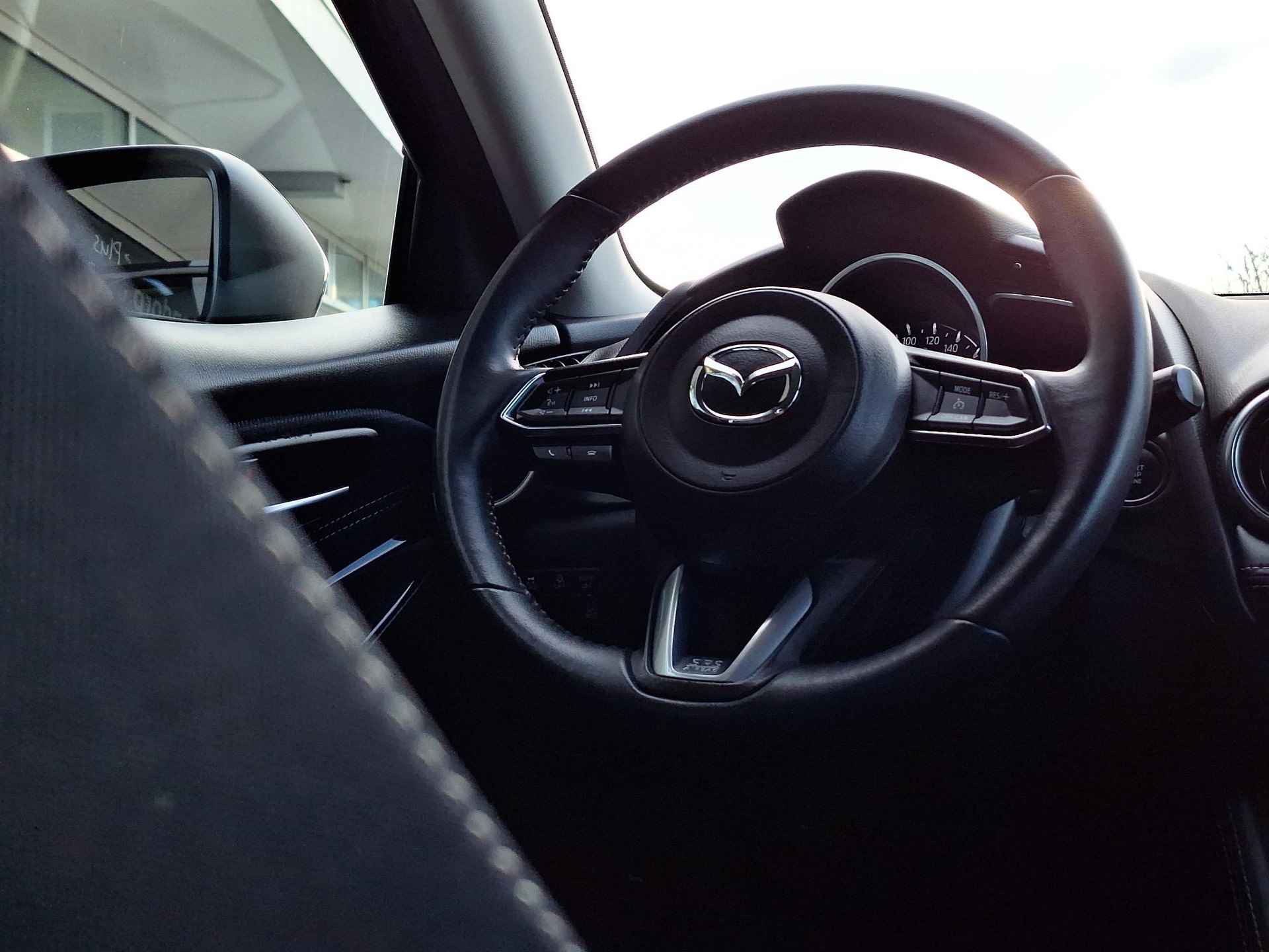 Mazda 2 1.5 Skyactiv-G Luxury | Stoelverwarming | Stuurwielverwarming | Apple carplay | Lichtmetalenvelgen | - 19/35