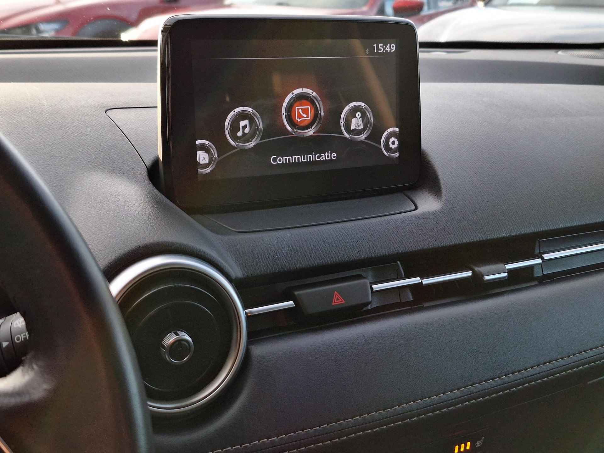 Mazda 2 1.5 Skyactiv-G Luxury | Stoelverwarming | Stuurwielverwarming | Apple carplay | Lichtmetalenvelgen | - 29/35