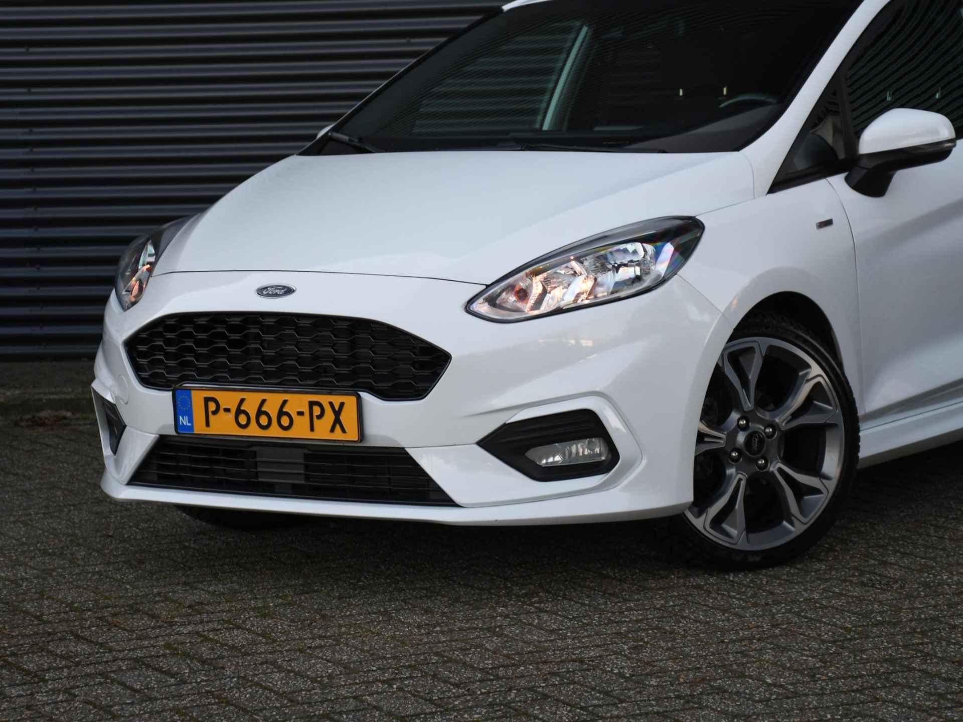 Ford Fiesta ST-Line 1.1 85pk PDC ACHTER + CAM. | 18''LM | B&O | DAB | STOELVERW. VOOR | QUICK CLEAR - 2/29