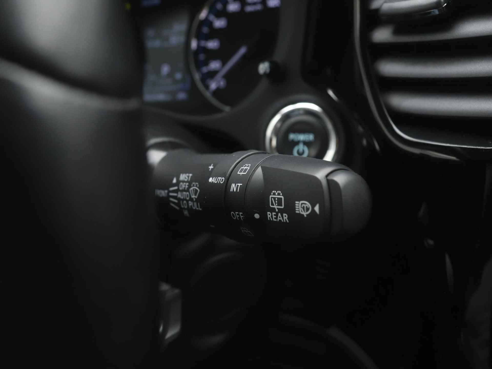 Mitsubishi Outlander 2.4 PHEV Intense automaat | dealer onderhouden | Keyless Entry | Standkachel | Parkeersensoren | Achteruitrijcamera - 27/50
