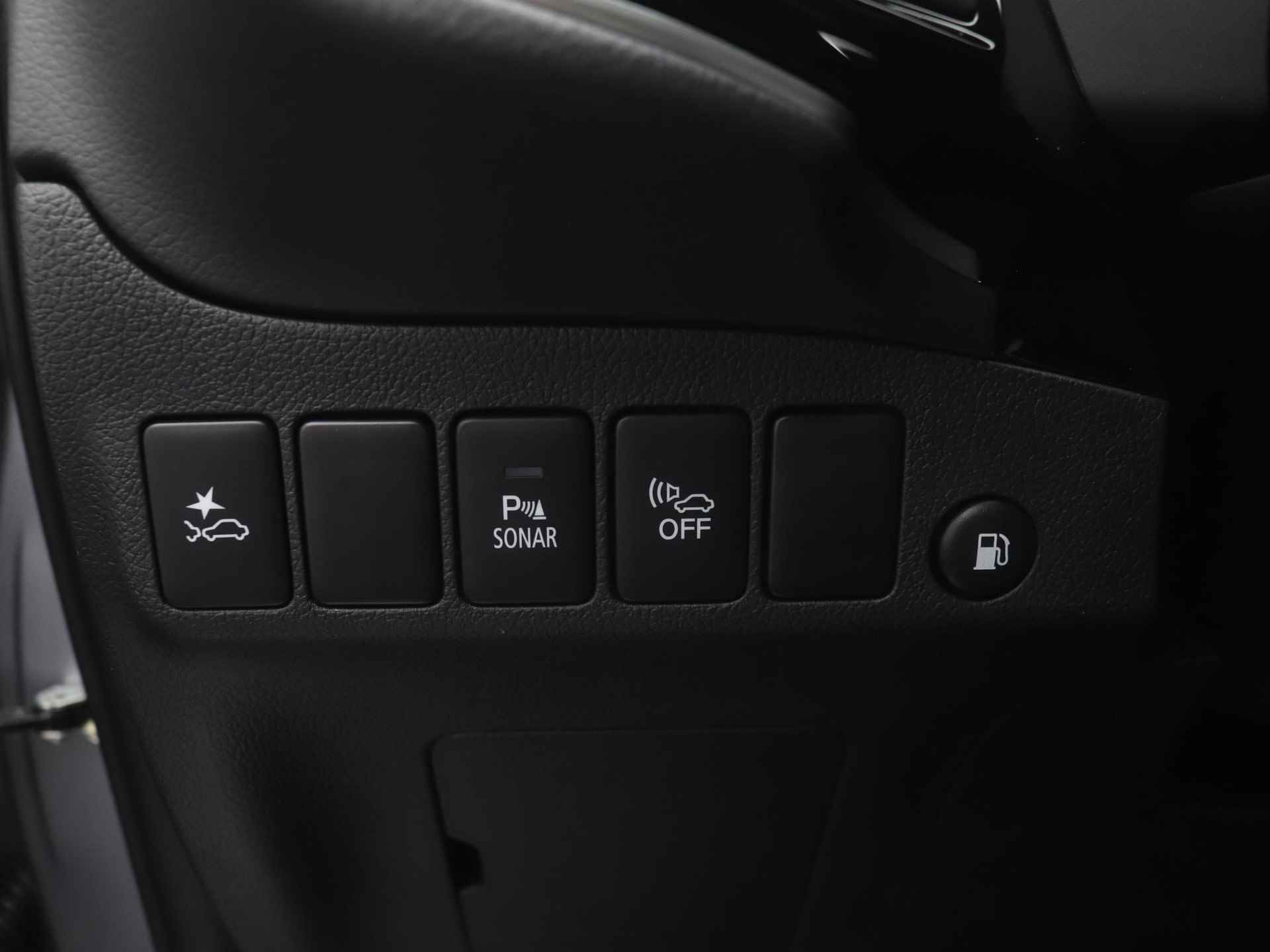 Mitsubishi Outlander 2.4 PHEV Intense automaat | dealer onderhouden | Keyless Entry | Standkachel | Parkeersensoren | Achteruitrijcamera - 42/50