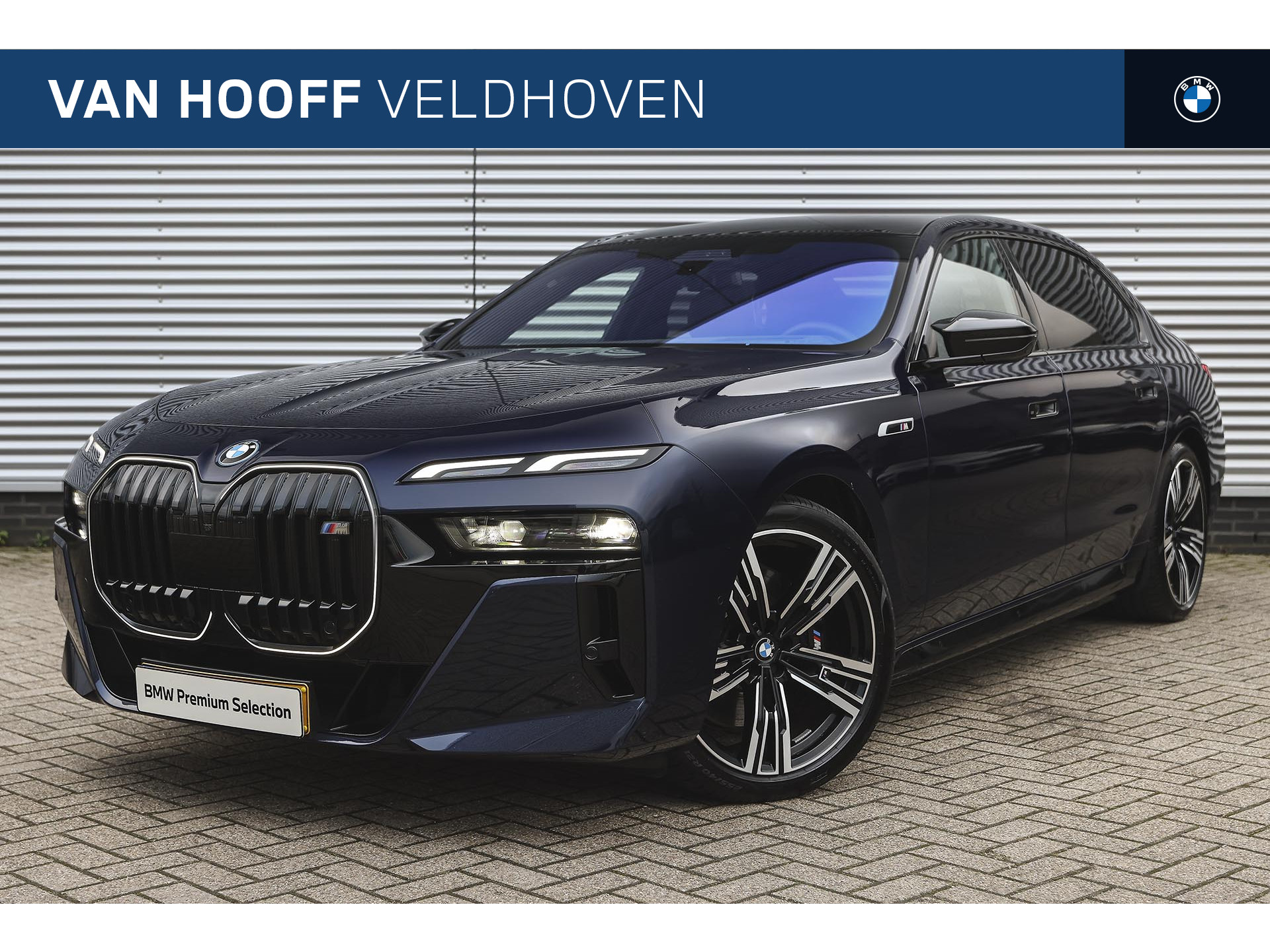 BMW i7 M70 xDrive High Executive / Panoramadak Sky Lounge / Parking Assistant Professional / Multifunctionele Stoelen / Bowers & Wilkins / Active Steering / Massagefunctie