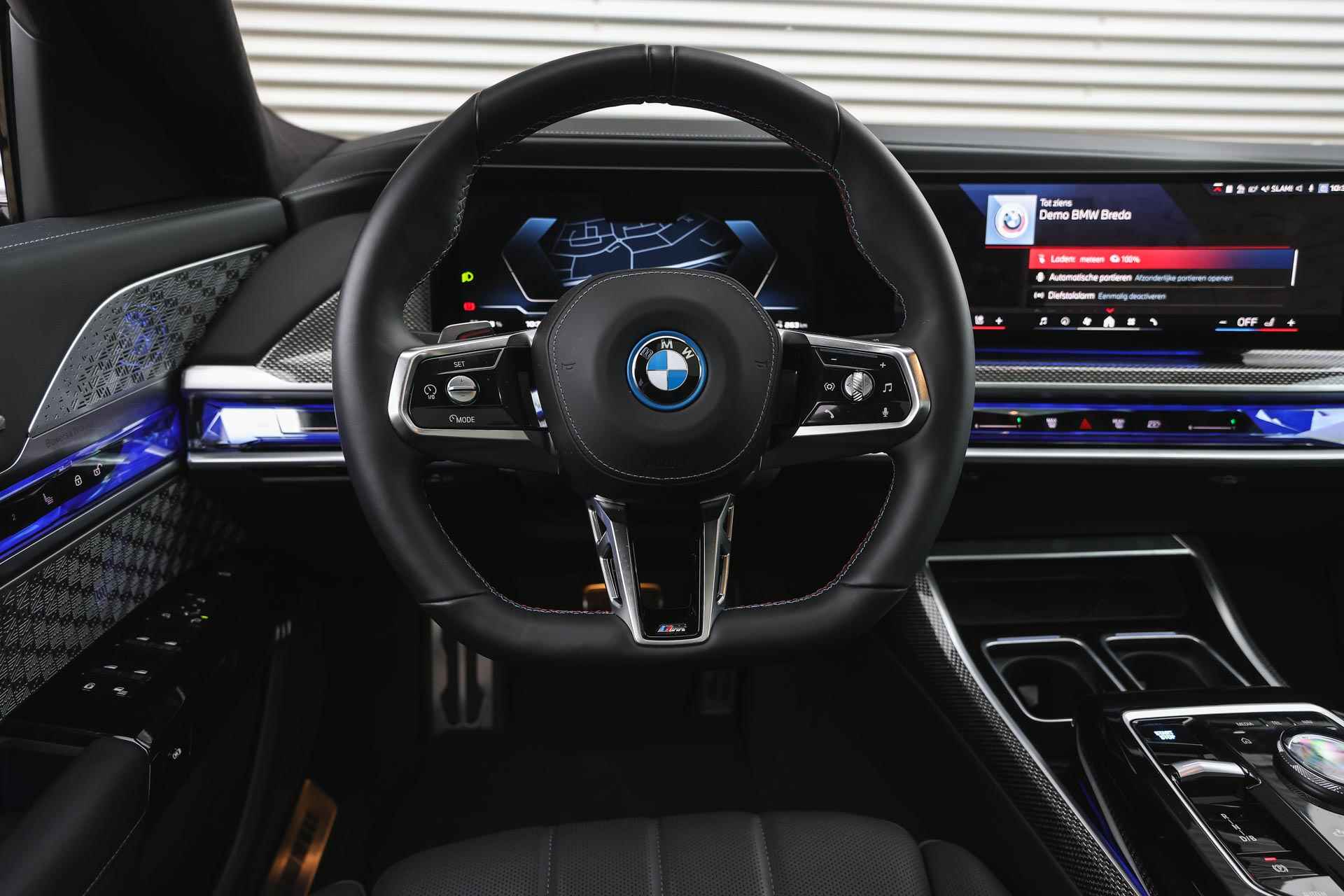 BMW i7 M70 xDrive High Executive / Panoramadak Sky Lounge / Parking Assistant Professional / Multifunctionele Stoelen / Bowers & Wilkins / Active Steering / Massagefunctie - 9/45