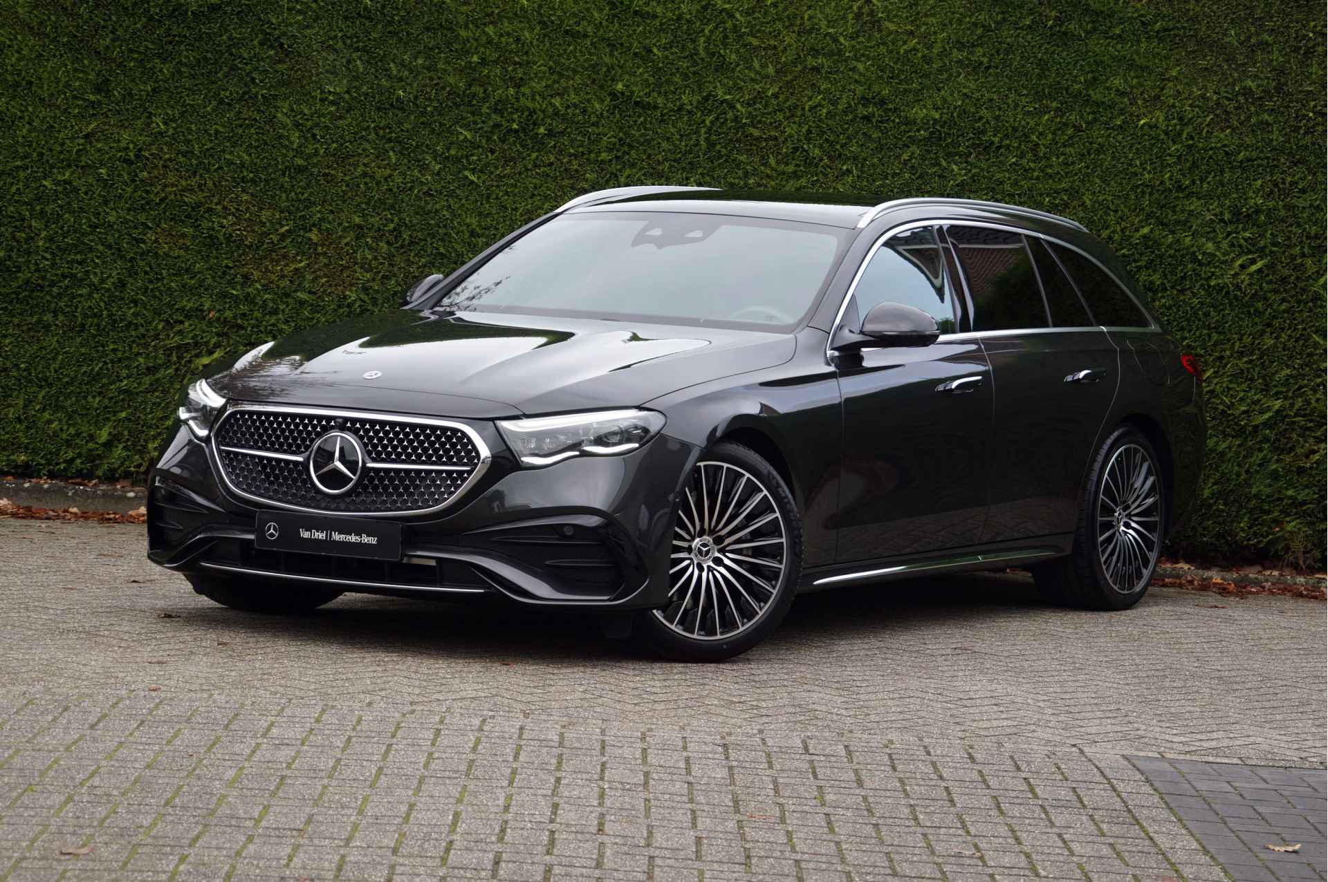 Mercedes-Benz E-Klasse Estate E 300 e AMG Line | Luchtvering Hyperscreen Pano Head-Up Trekhaak Burmester 4D - 17/70