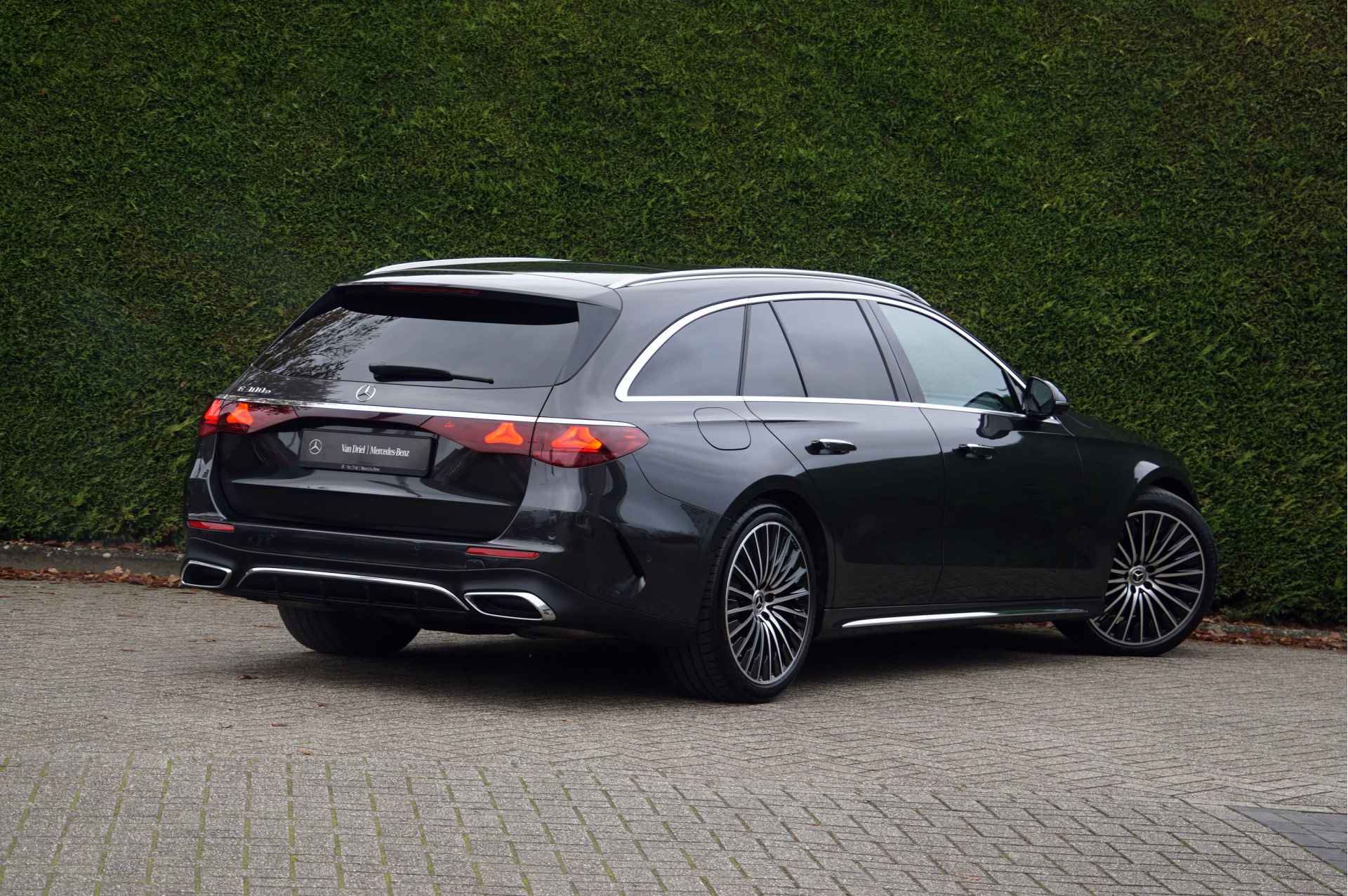 Mercedes-Benz E-Klasse Estate E 300 e AMG Line | Luchtvering Hyperscreen Pano Head-Up Trekhaak Burmester 4D - 46/70