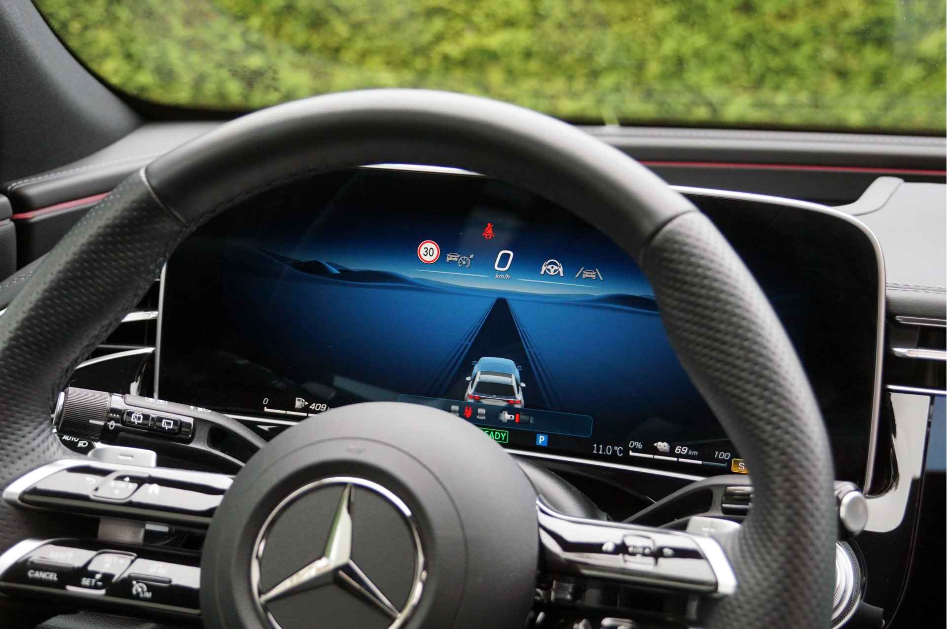 Mercedes-Benz E-Klasse Estate E 300 e AMG Line | Luchtvering Hyperscreen Pano Head-Up Trekhaak Burmester 4D - 50/70