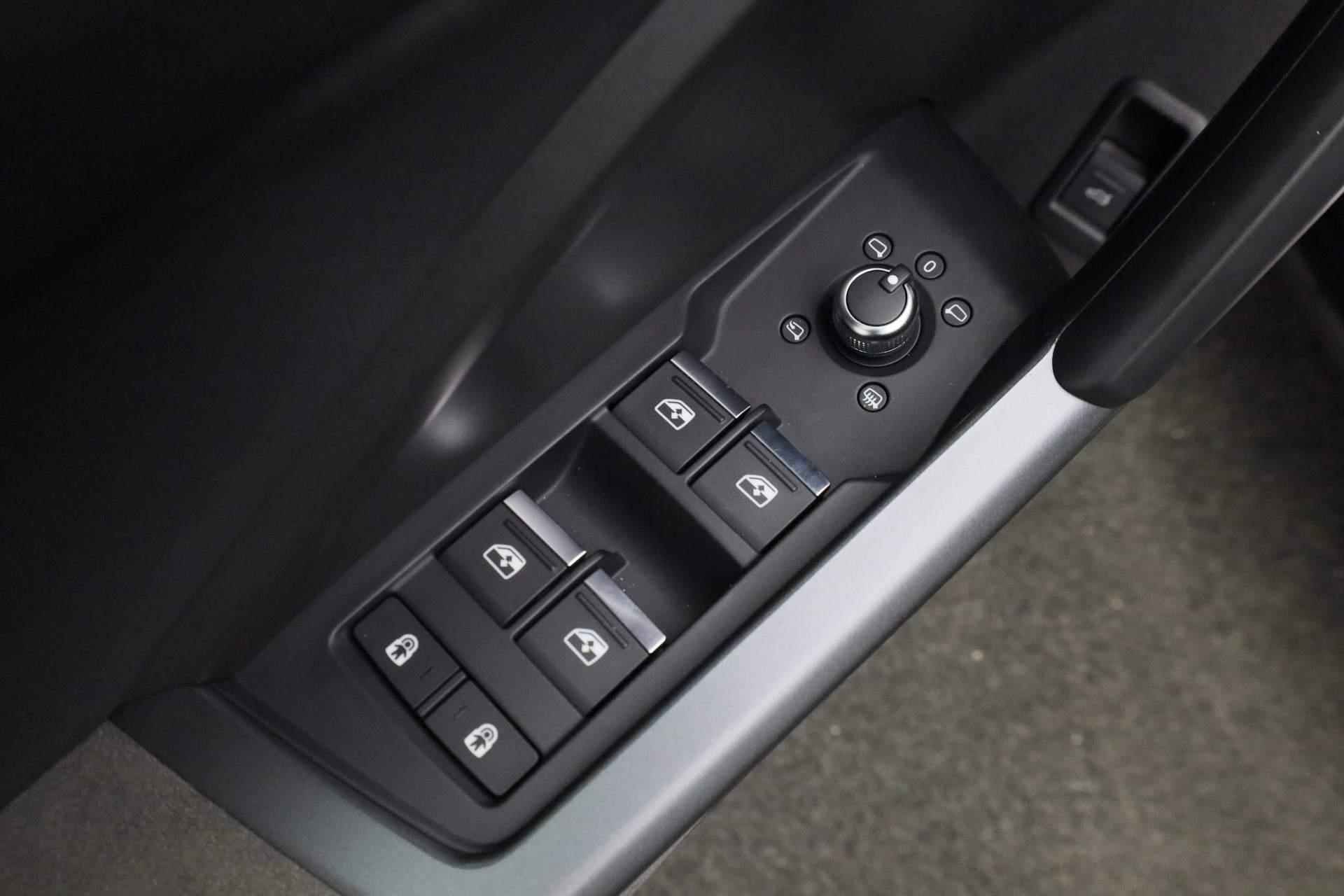 Audi Q3 35 TFSI 150PK S-tronic Pro Line S | Keyless | Navi | Full LED | 18 inch | Parkeersensoren voor/achter - 23/44