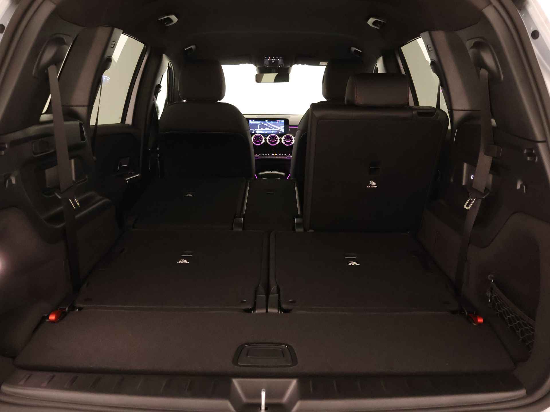 Mercedes-Benz GLB 200 Star Edition AMG Line 7p | Trekhaak | Nightpakket | Keyless-Go comfortpakket | Parkeerpakket met achteruitrijcamera | USB-pakket plus | Winter pakket | GUARD 360 ° Vehicle protection Plus | EASY PACK achterklep | - 37/43