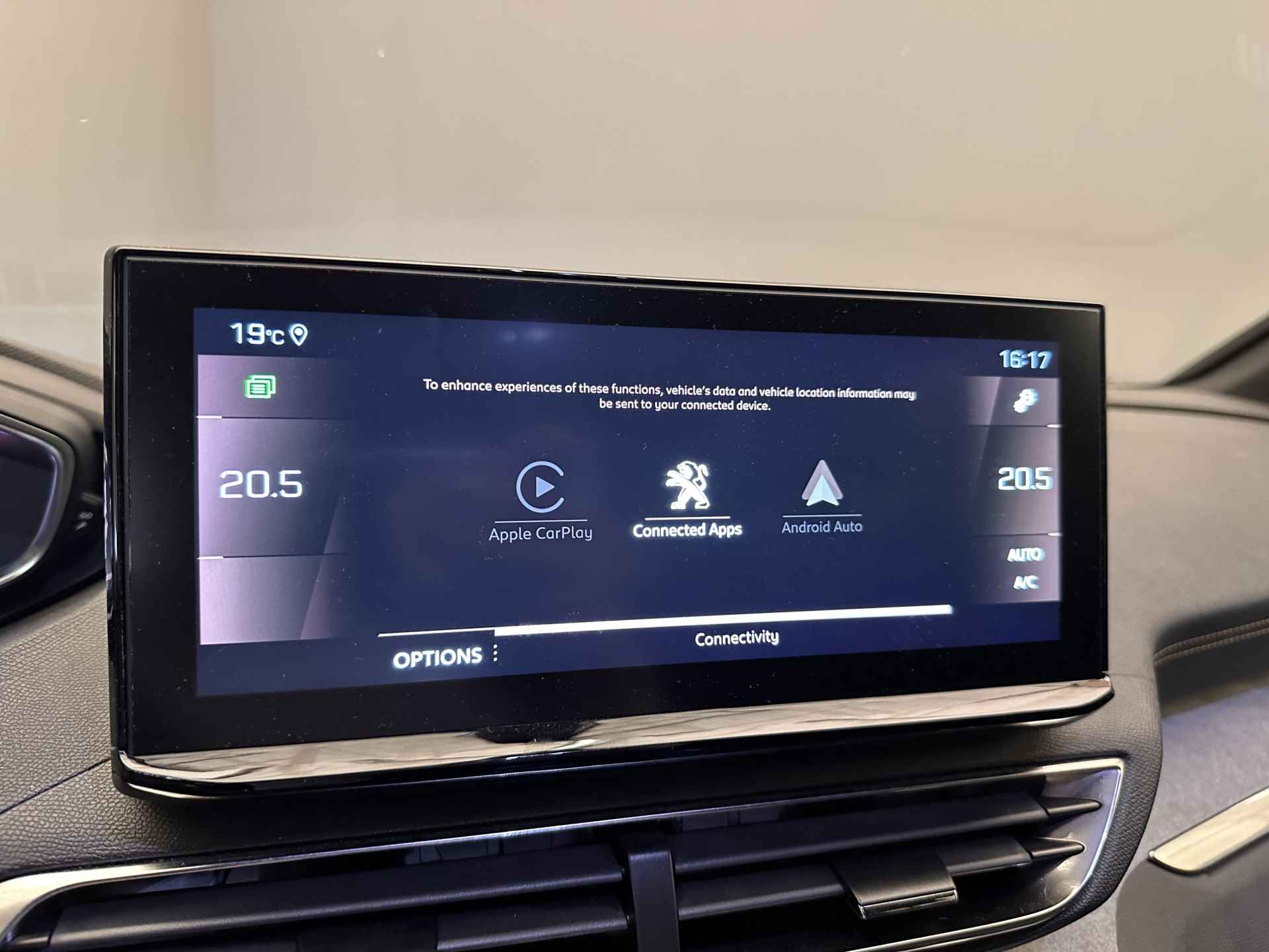 Peugeot 5008 1.2 130PK GT Automaat | Black Pack | Stoelverwarming | Camera | Parkeersensoren Rondom | Apple/Android Carplay | Leder/Stof | LED | Clima | Cruise | DAB - 22/23