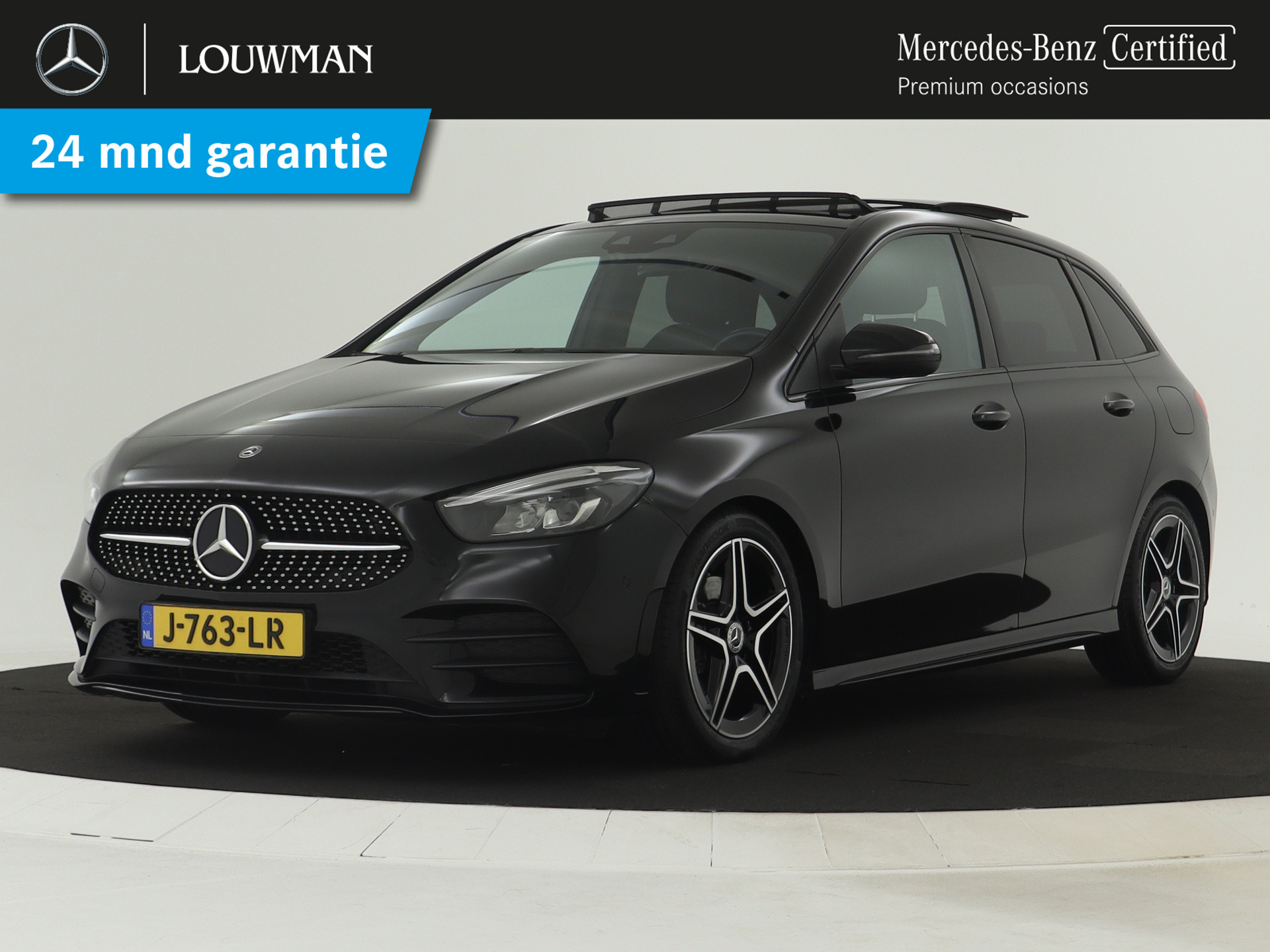 Mercedes-Benz B-Klasse 180 AMG Nightpakket | Panoramadak | Car Play | Augmented Reality | Stoelverwarming | Parkeerpakket met Camera | Inclusief 24 maanden MB Certified garantie voor Europa.