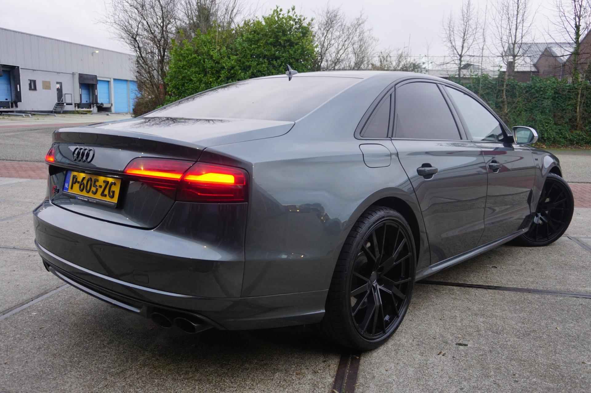 Audi A8 4.0 TFSI S8 quattro - 3/43