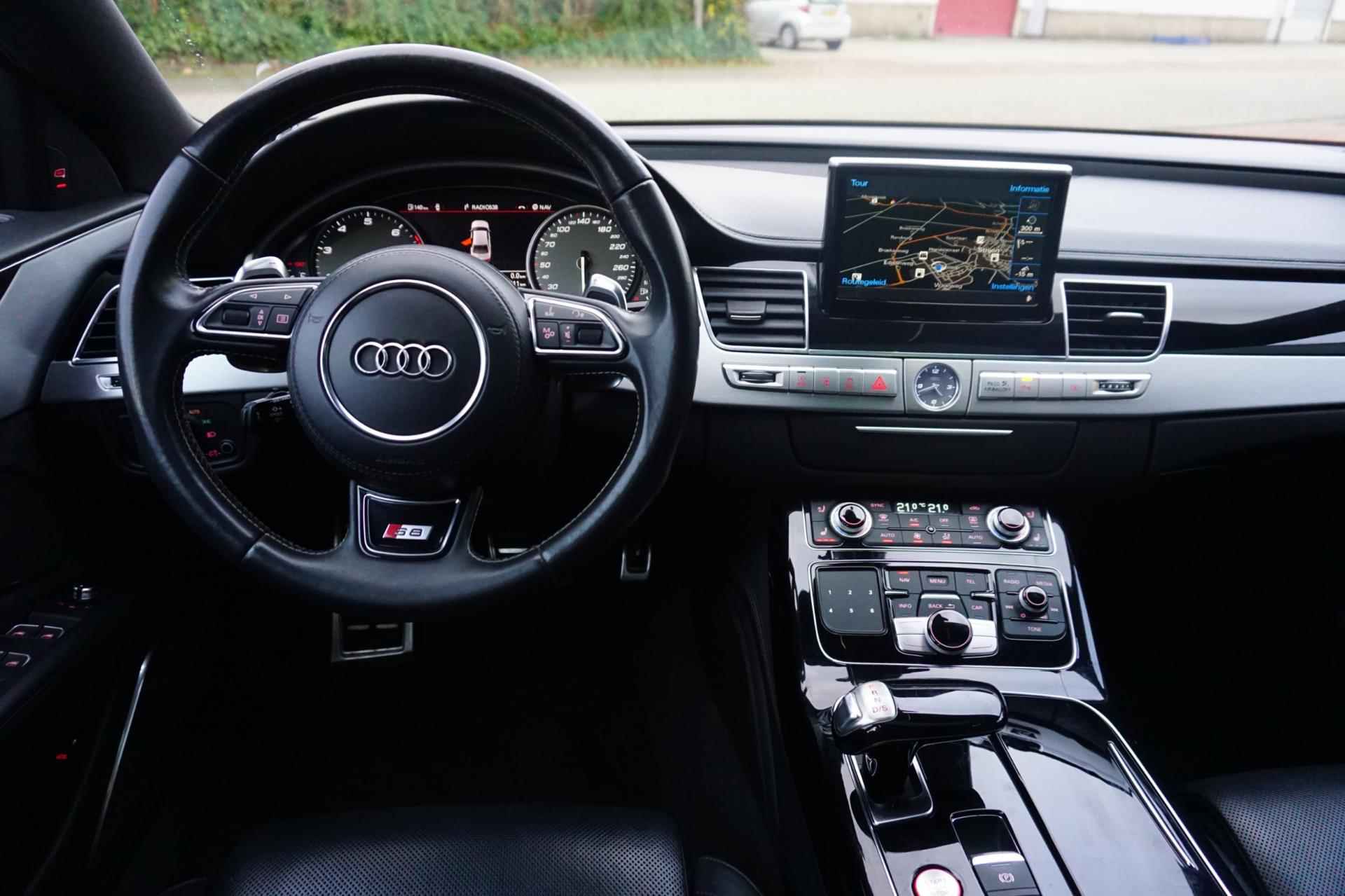 Audi A8 4.0 TFSI S8 quattro - 39/43